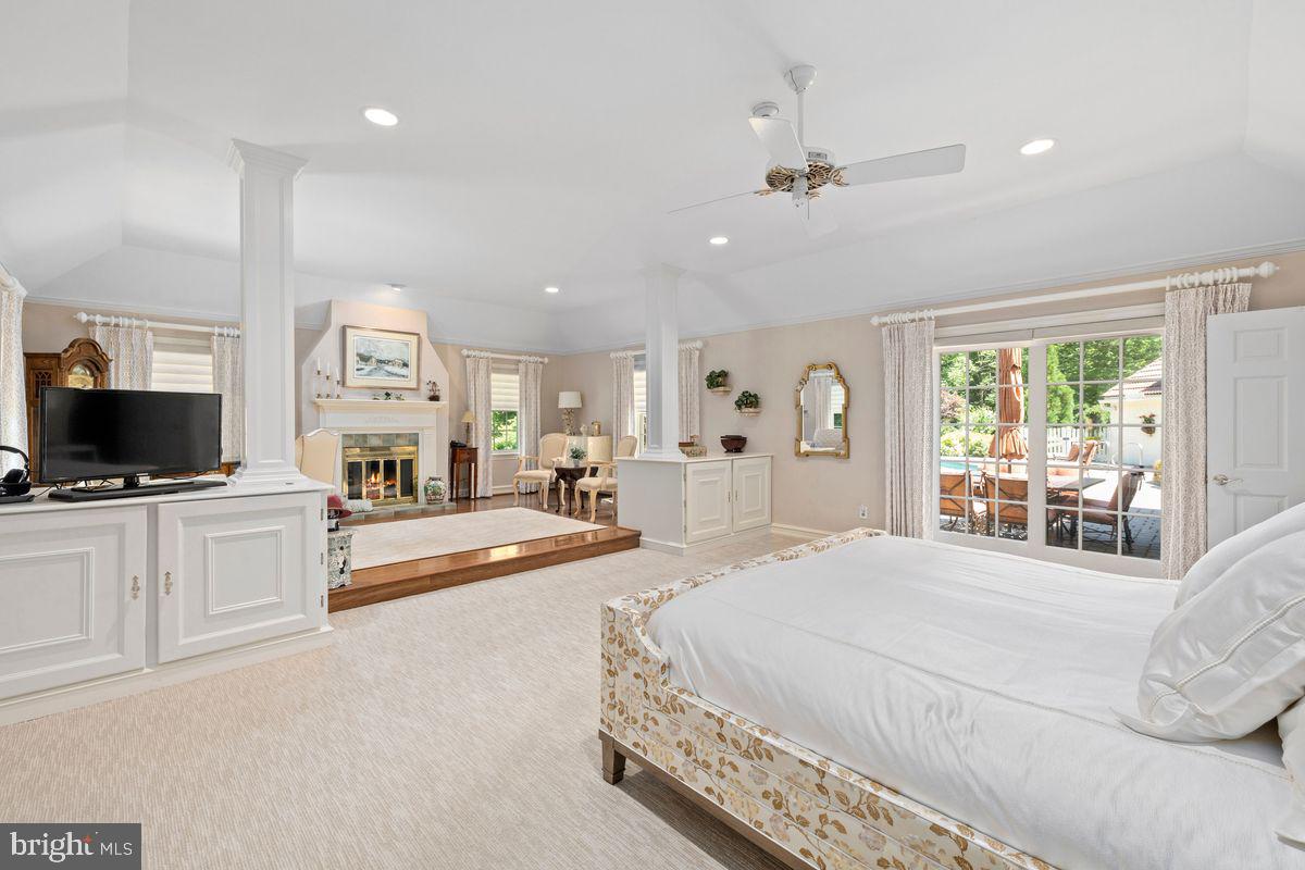 RADNOR HUNT - Residential