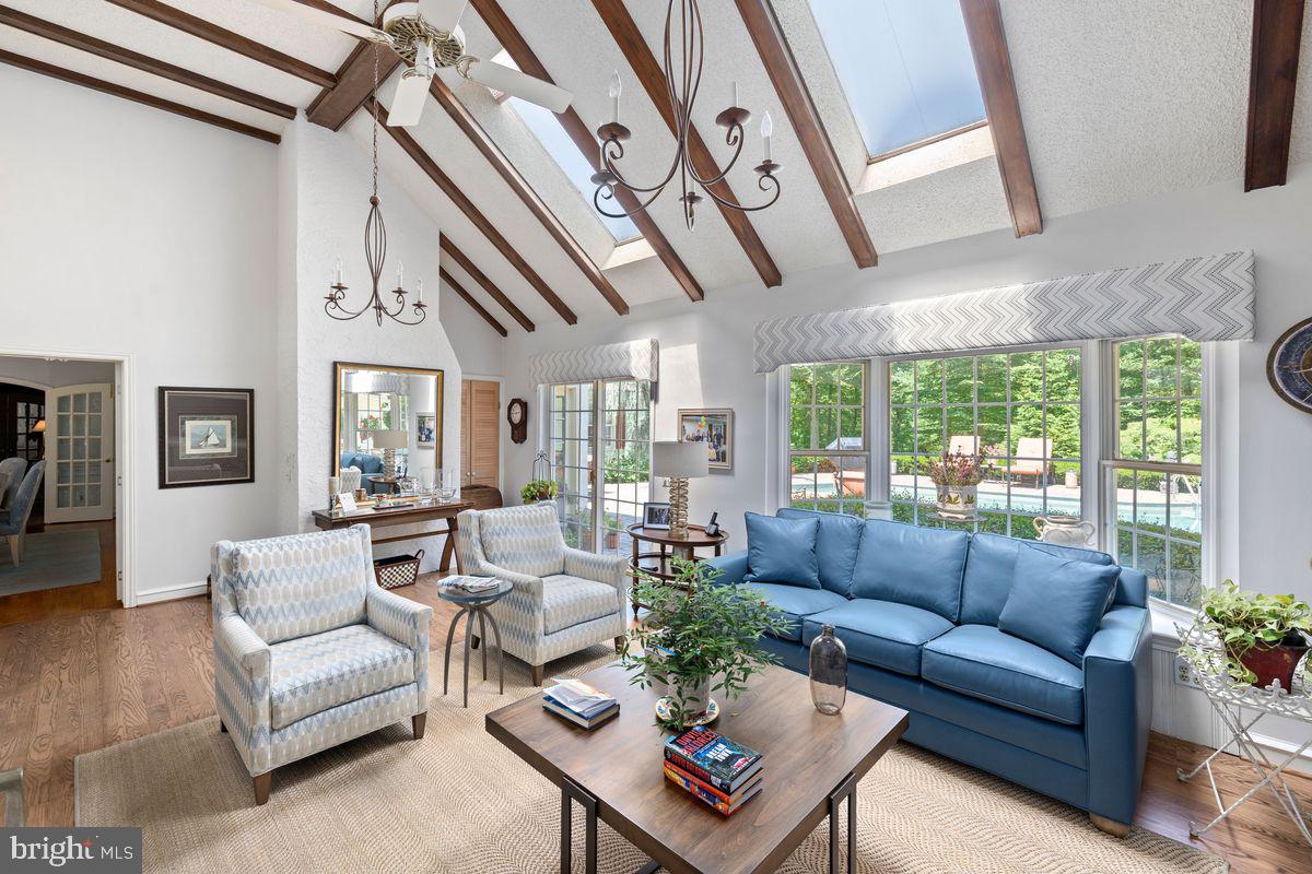 RADNOR HUNT - Residential