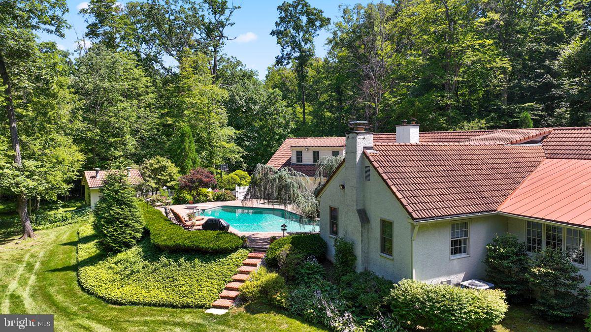 RADNOR HUNT - Residential