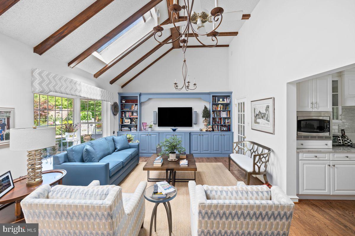 RADNOR HUNT - Residential