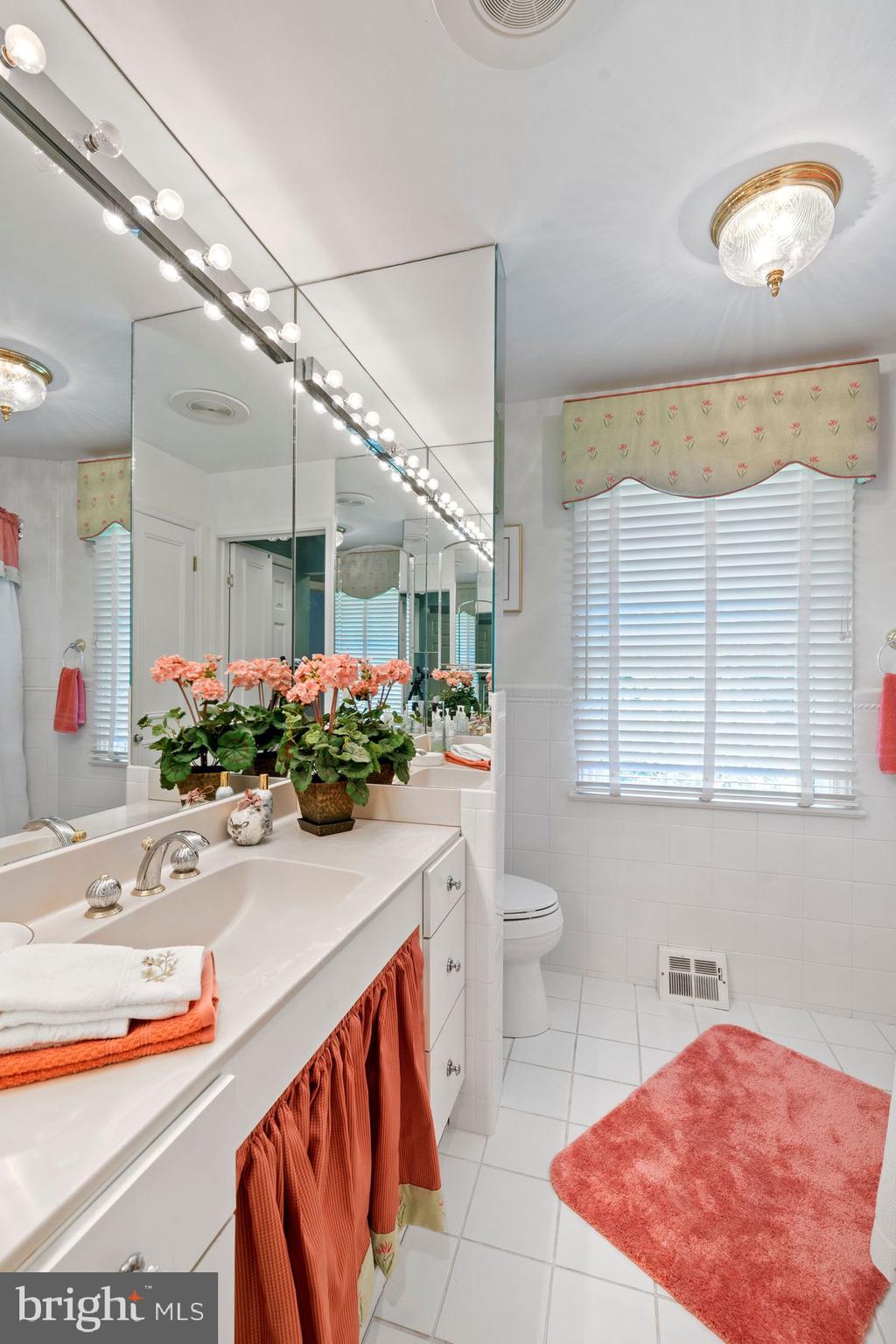 RADNOR HUNT - Residential