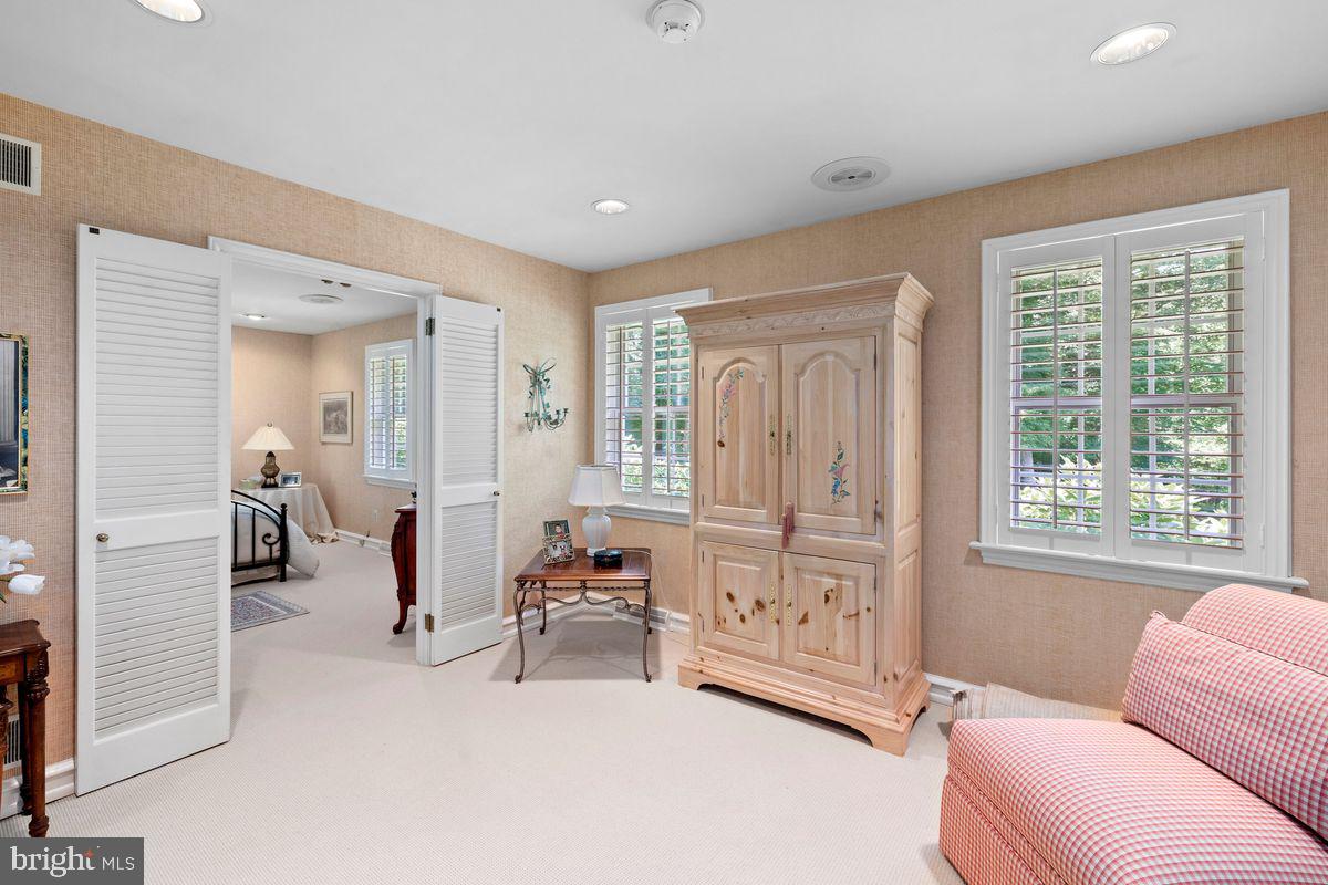 RADNOR HUNT - Residential