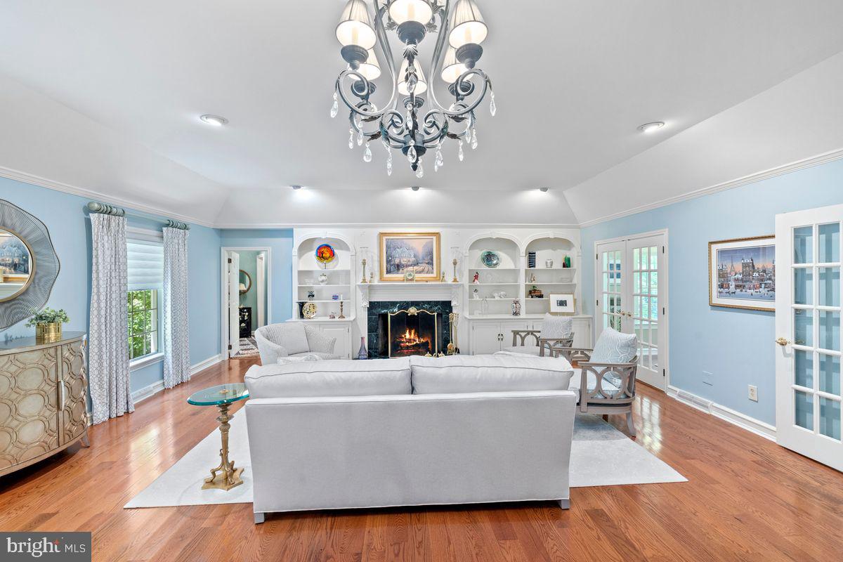 RADNOR HUNT - Residential