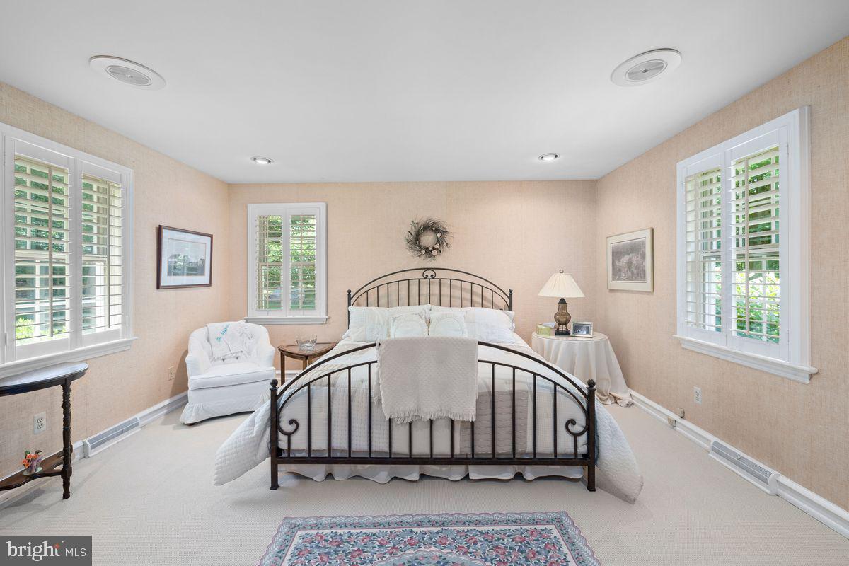 RADNOR HUNT - Residential