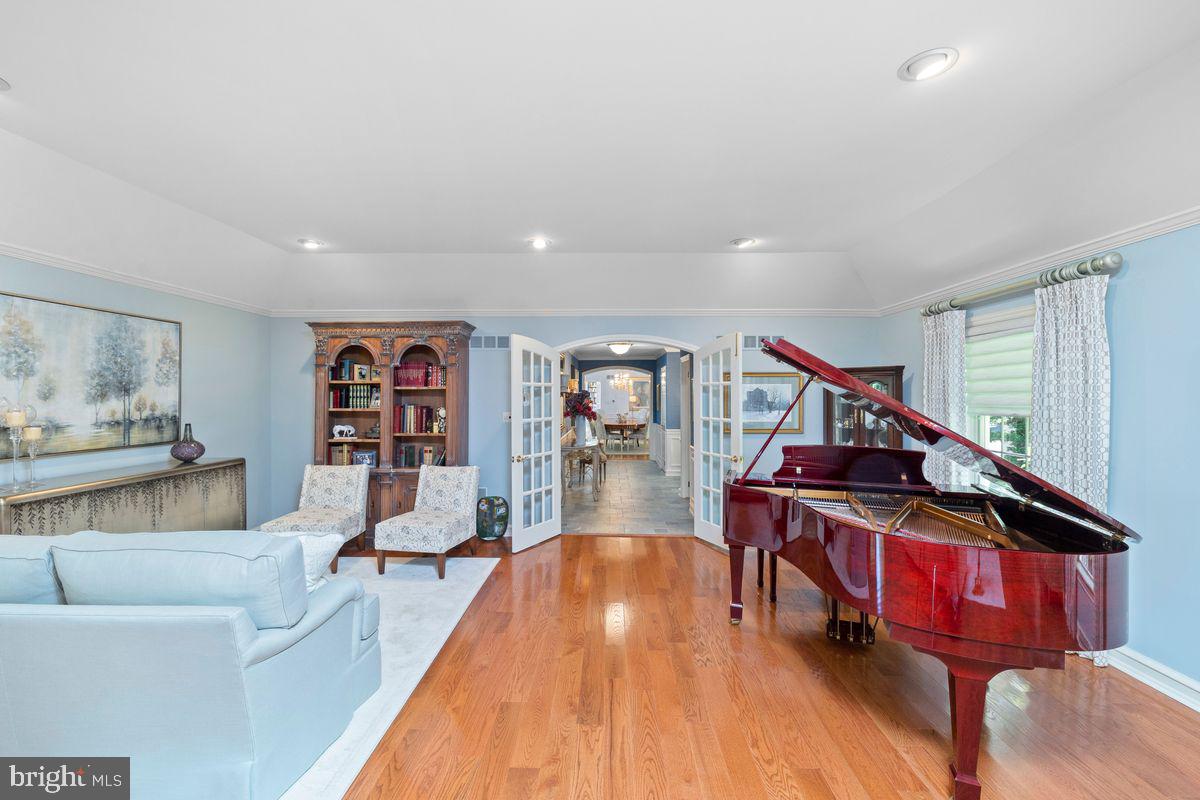 RADNOR HUNT - Residential