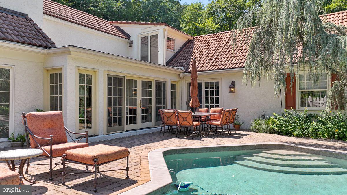 RADNOR HUNT - Residential