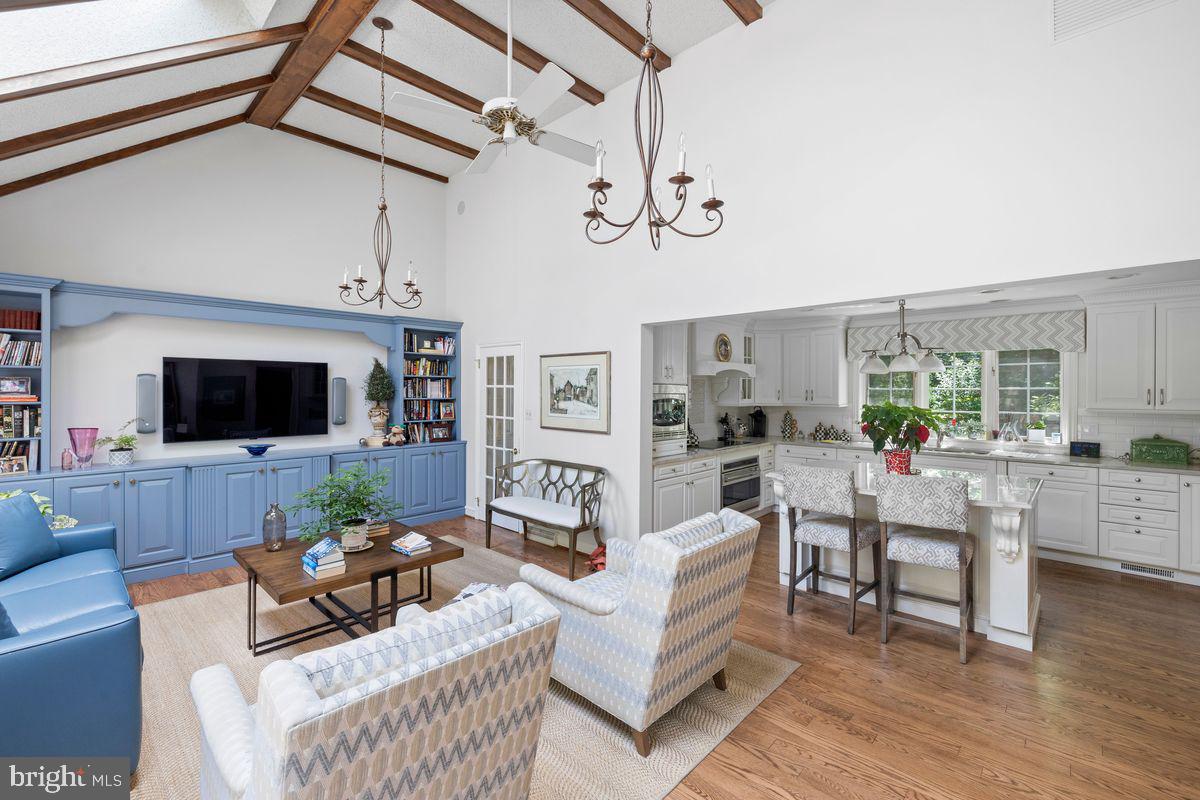 RADNOR HUNT - Residential