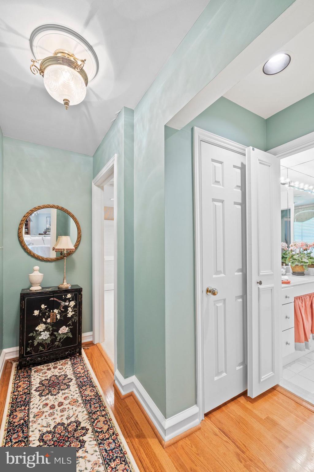 RADNOR HUNT - Residential