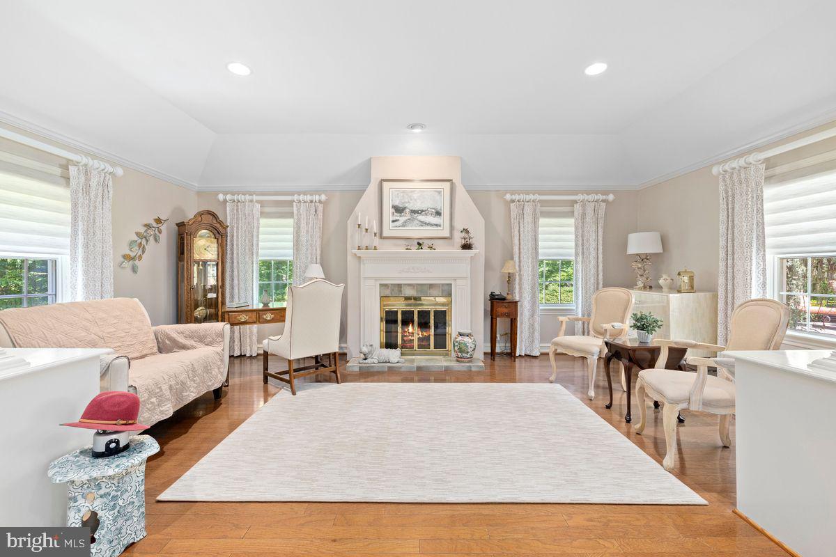 RADNOR HUNT - Residential