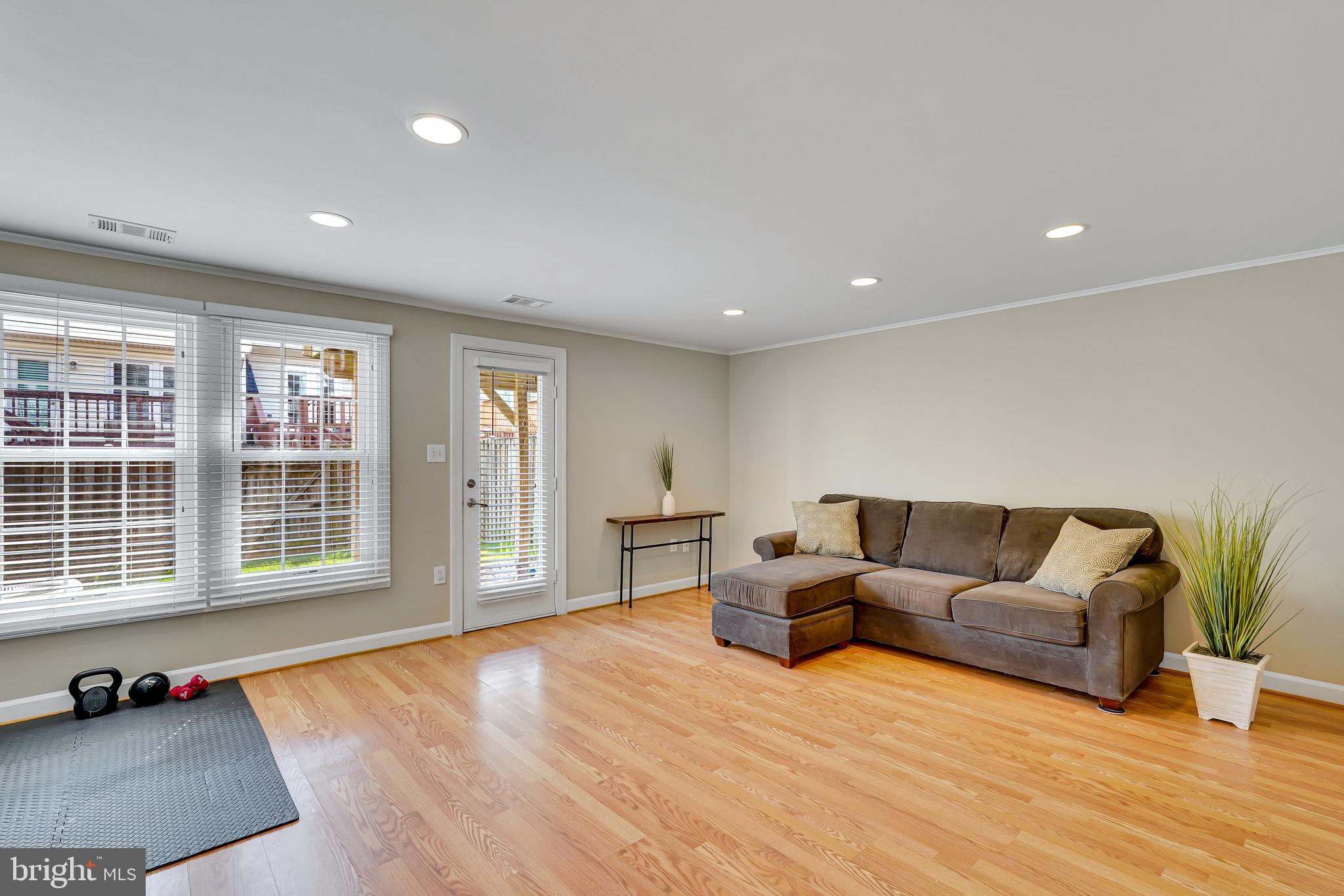 CENTRE RIDGE - Residential