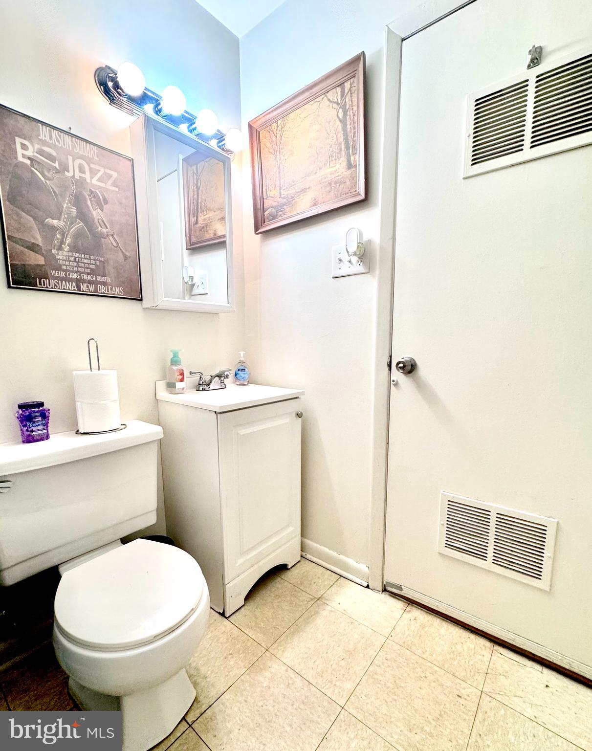 WHISKEY BOTTOM - Residential