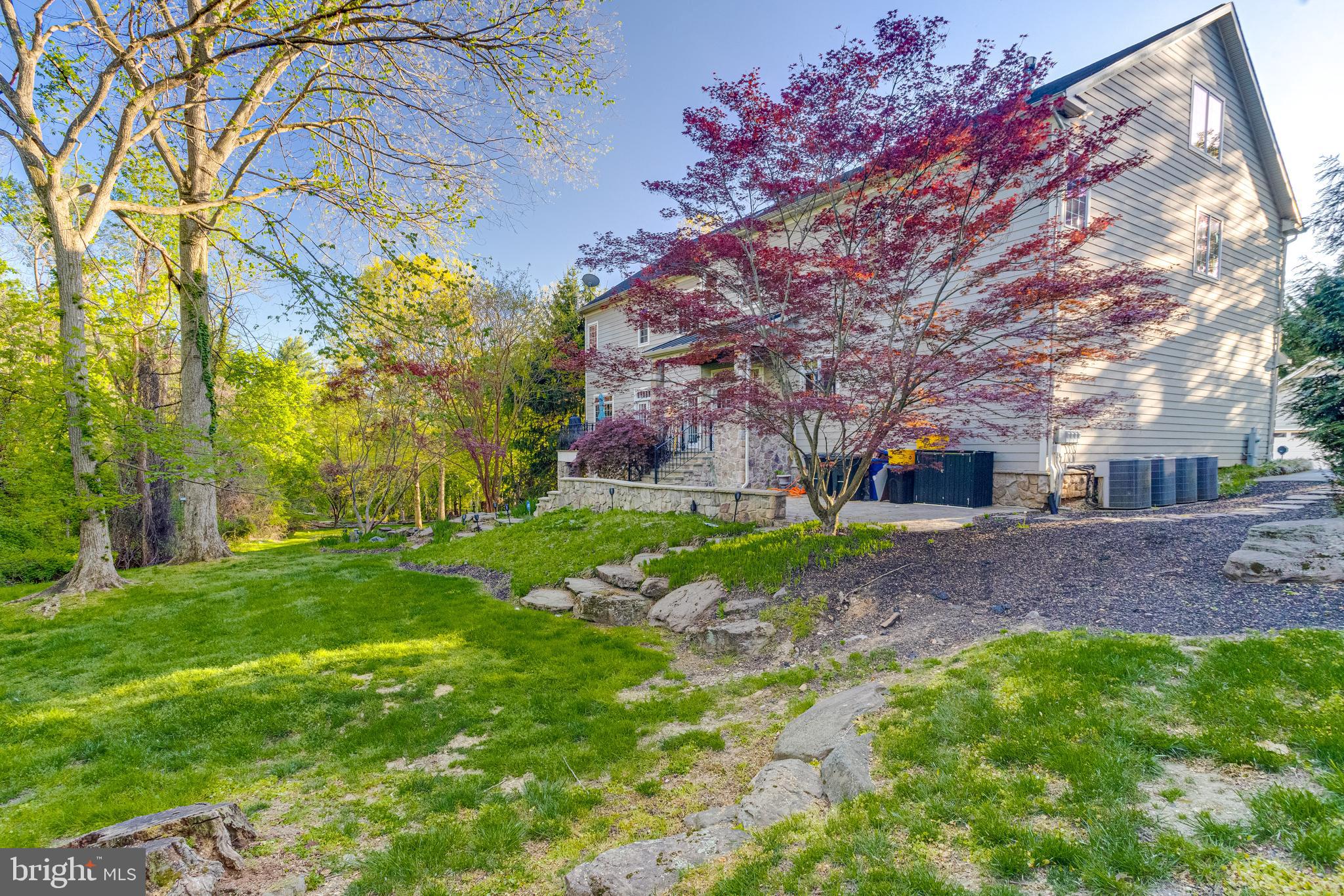 NORTH ROLAND PARK - Residential
