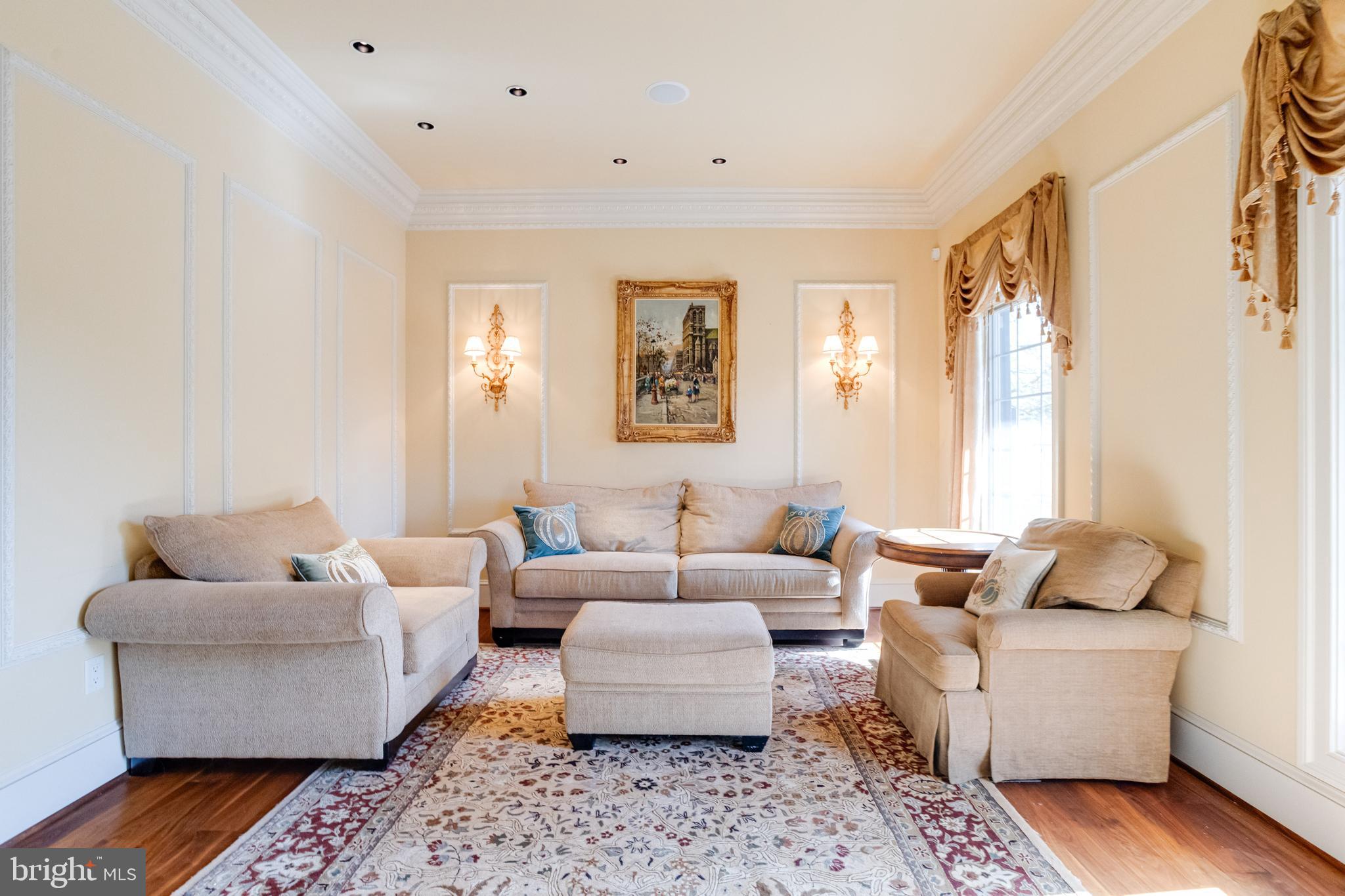 NORTH ROLAND PARK - Residential