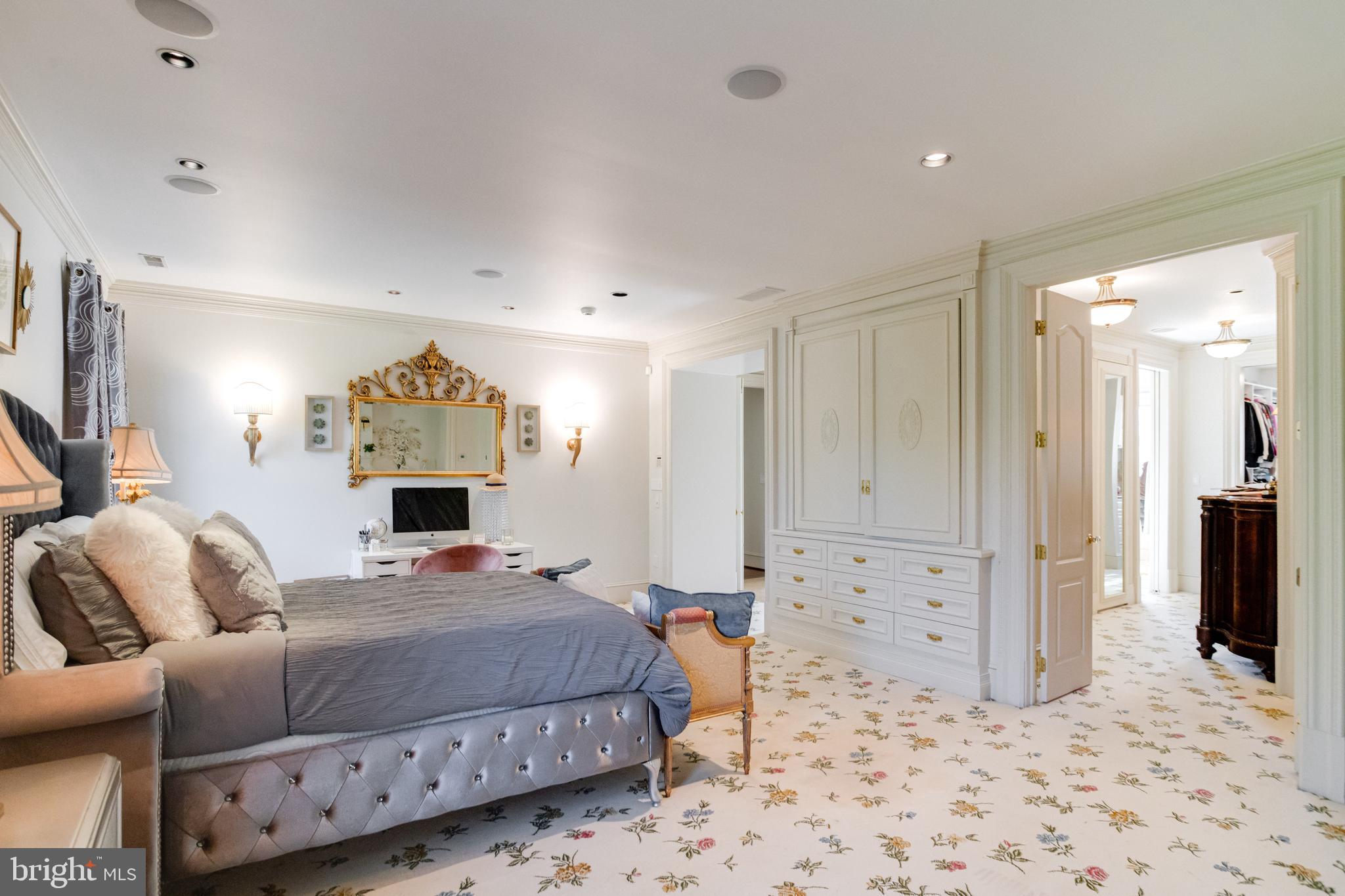 NORTH ROLAND PARK - Residential