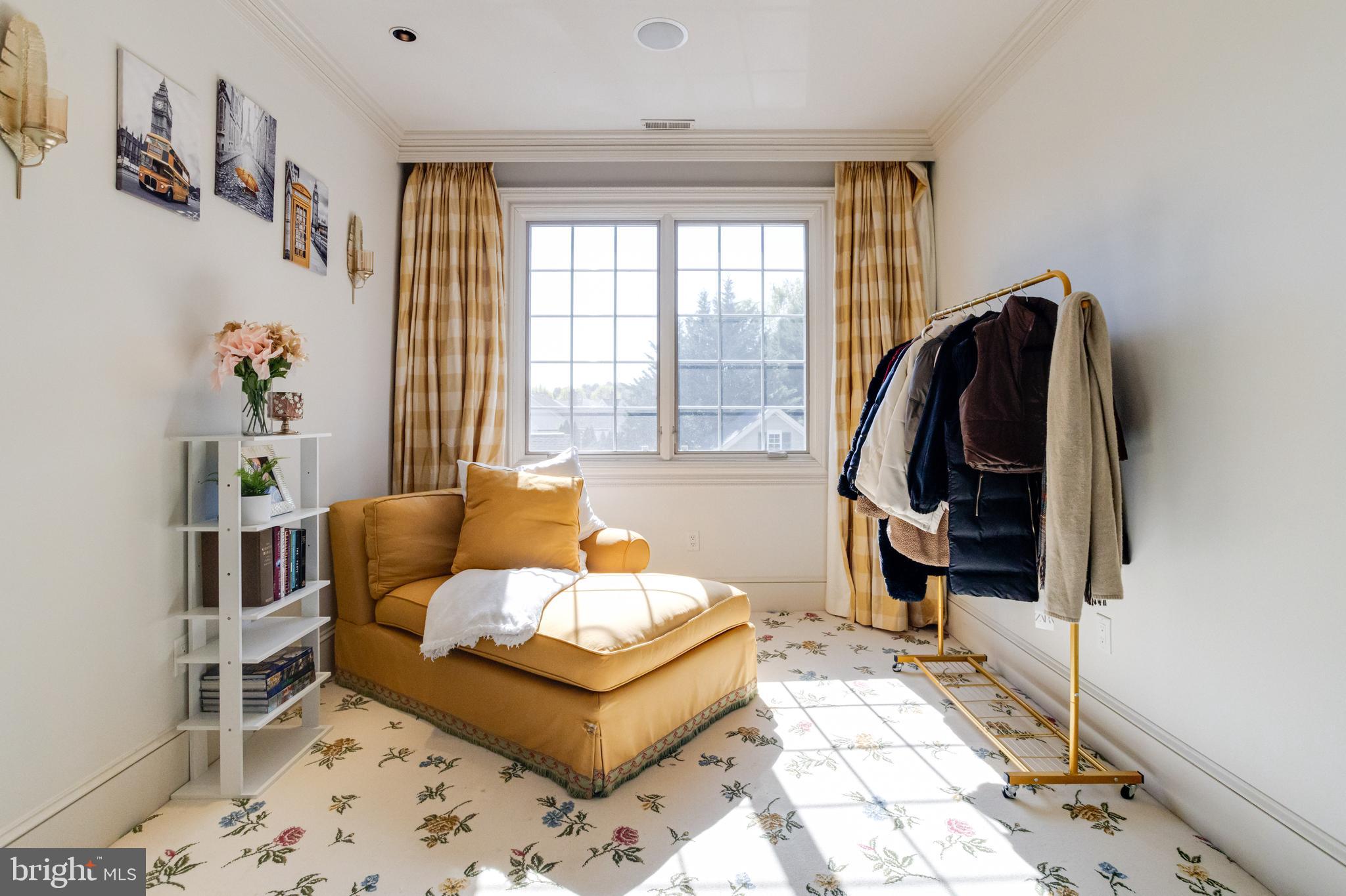NORTH ROLAND PARK - Residential