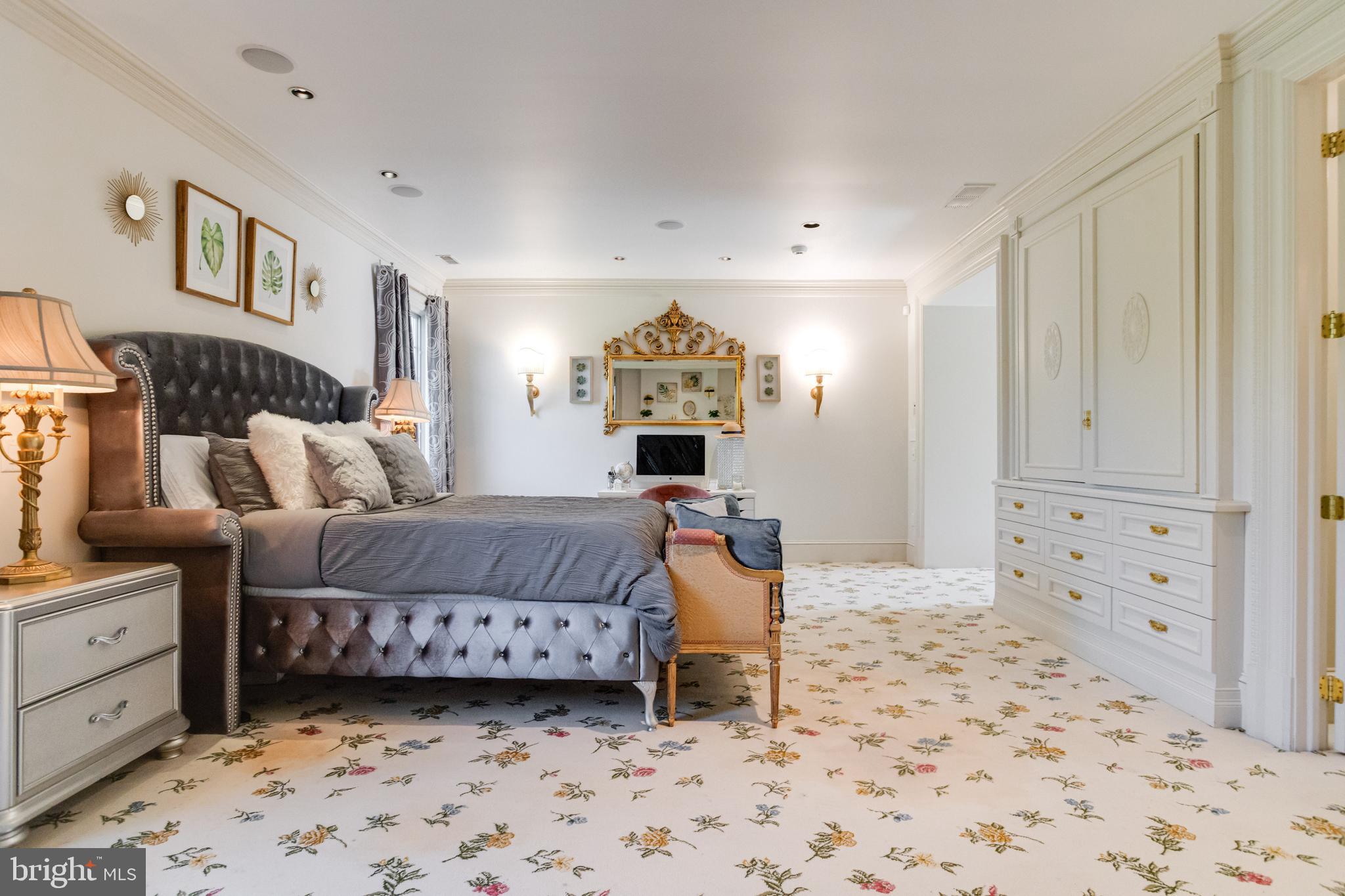 NORTH ROLAND PARK - Residential