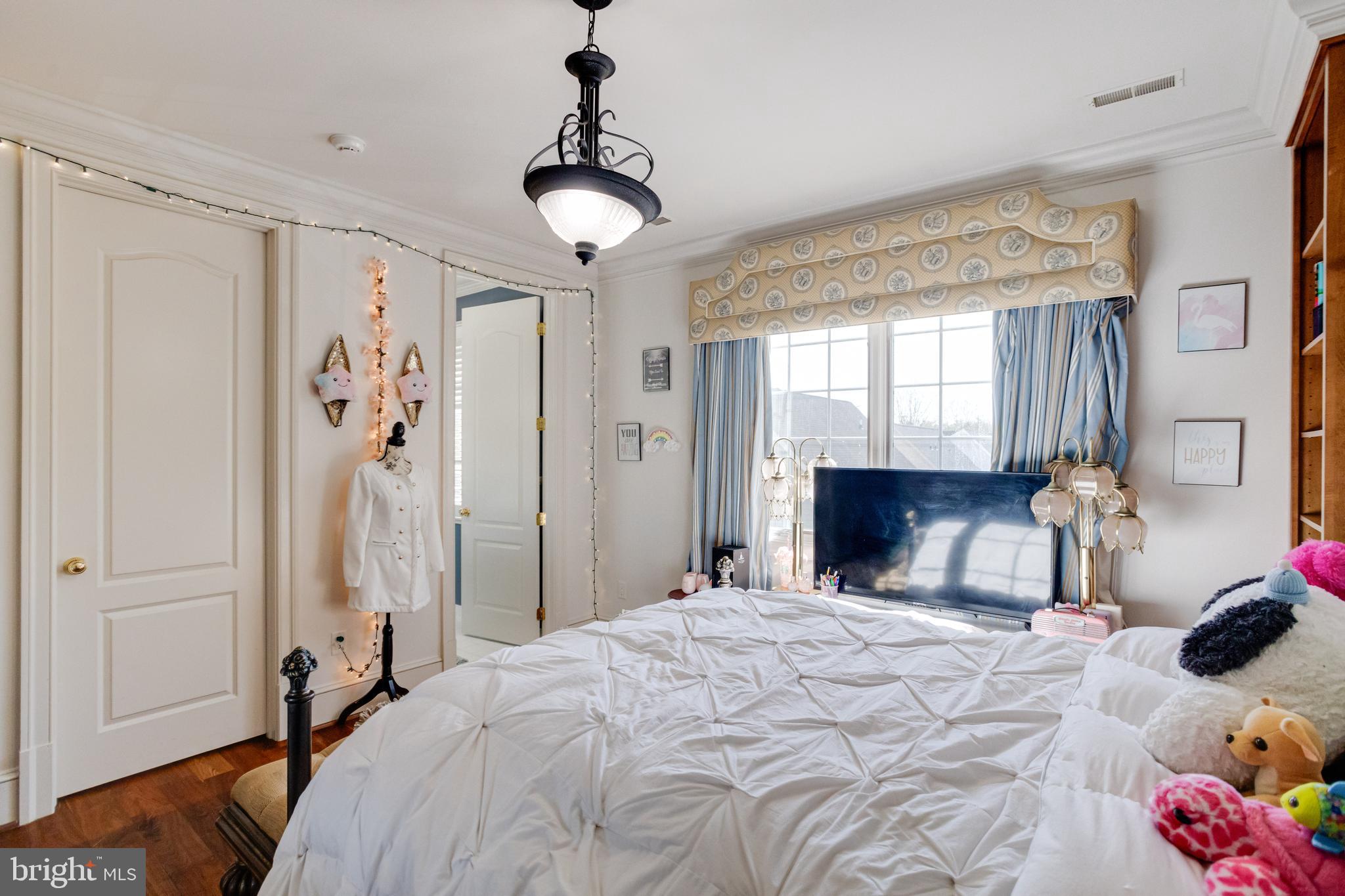 NORTH ROLAND PARK - Residential