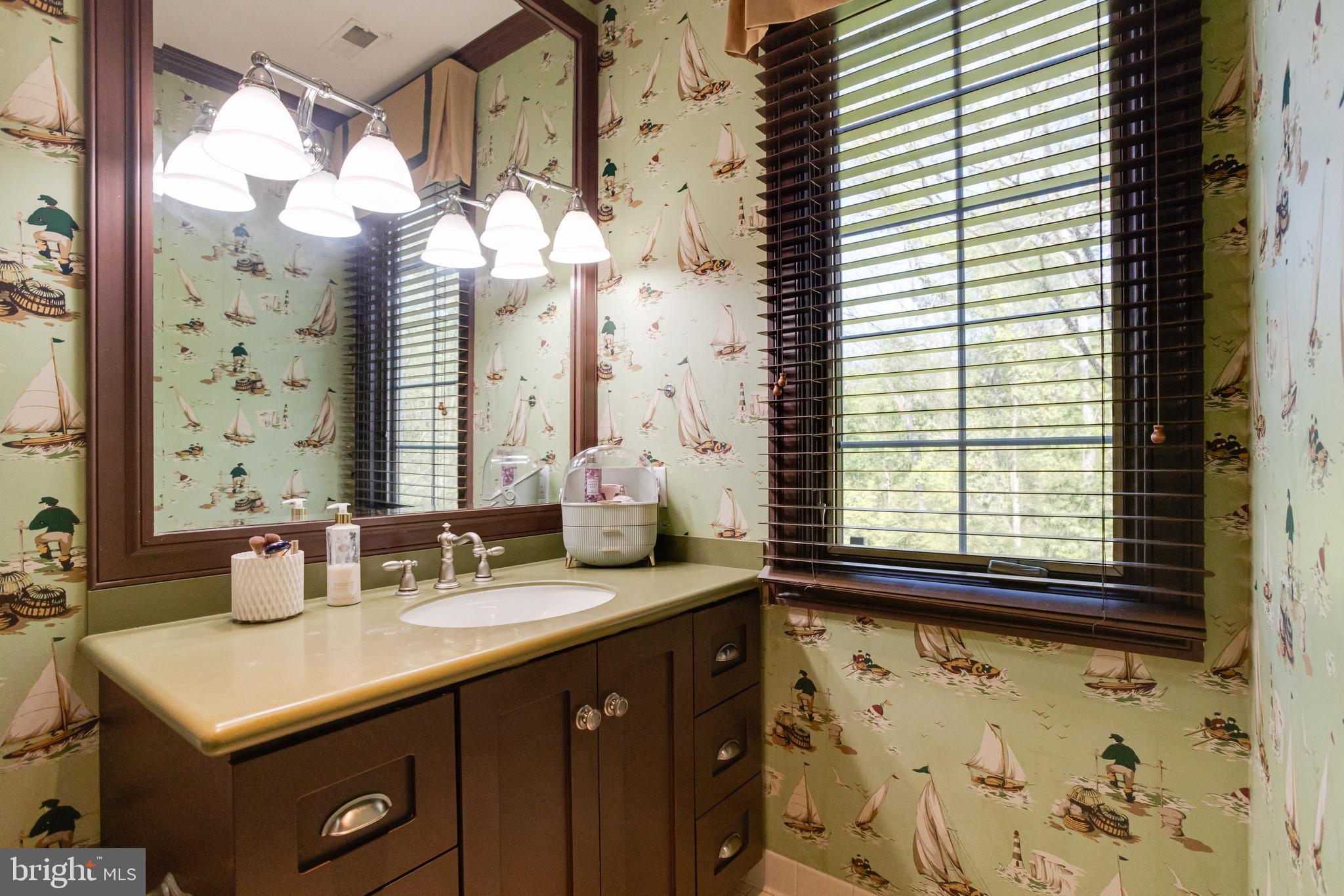 NORTH ROLAND PARK - Residential
