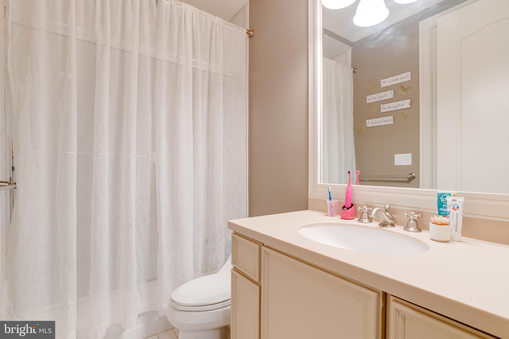 NORTH ROLAND PARK - Residential