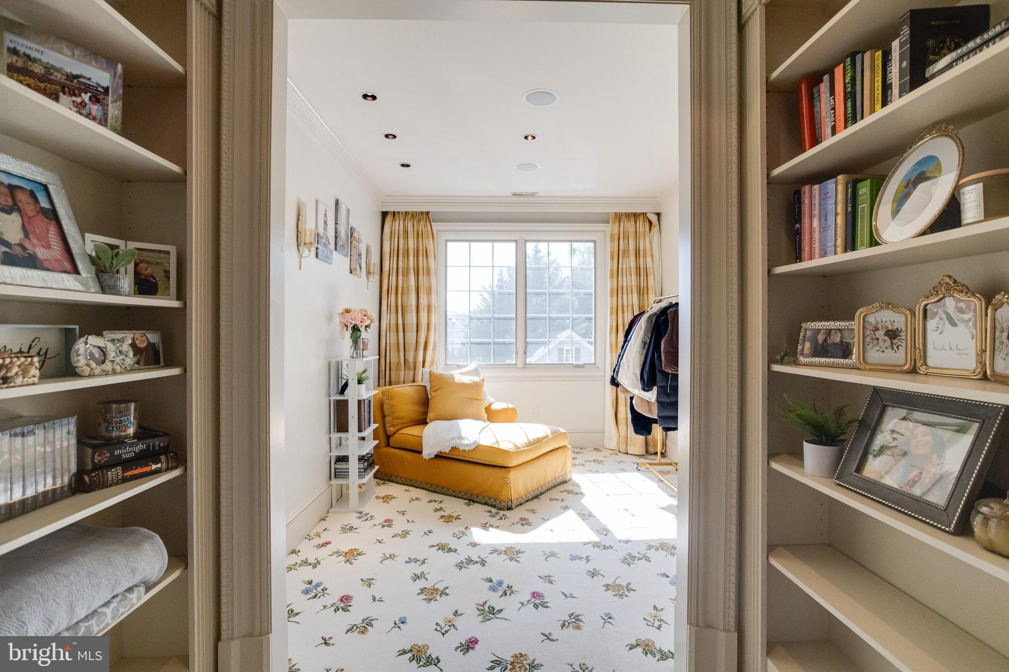 NORTH ROLAND PARK - Residential