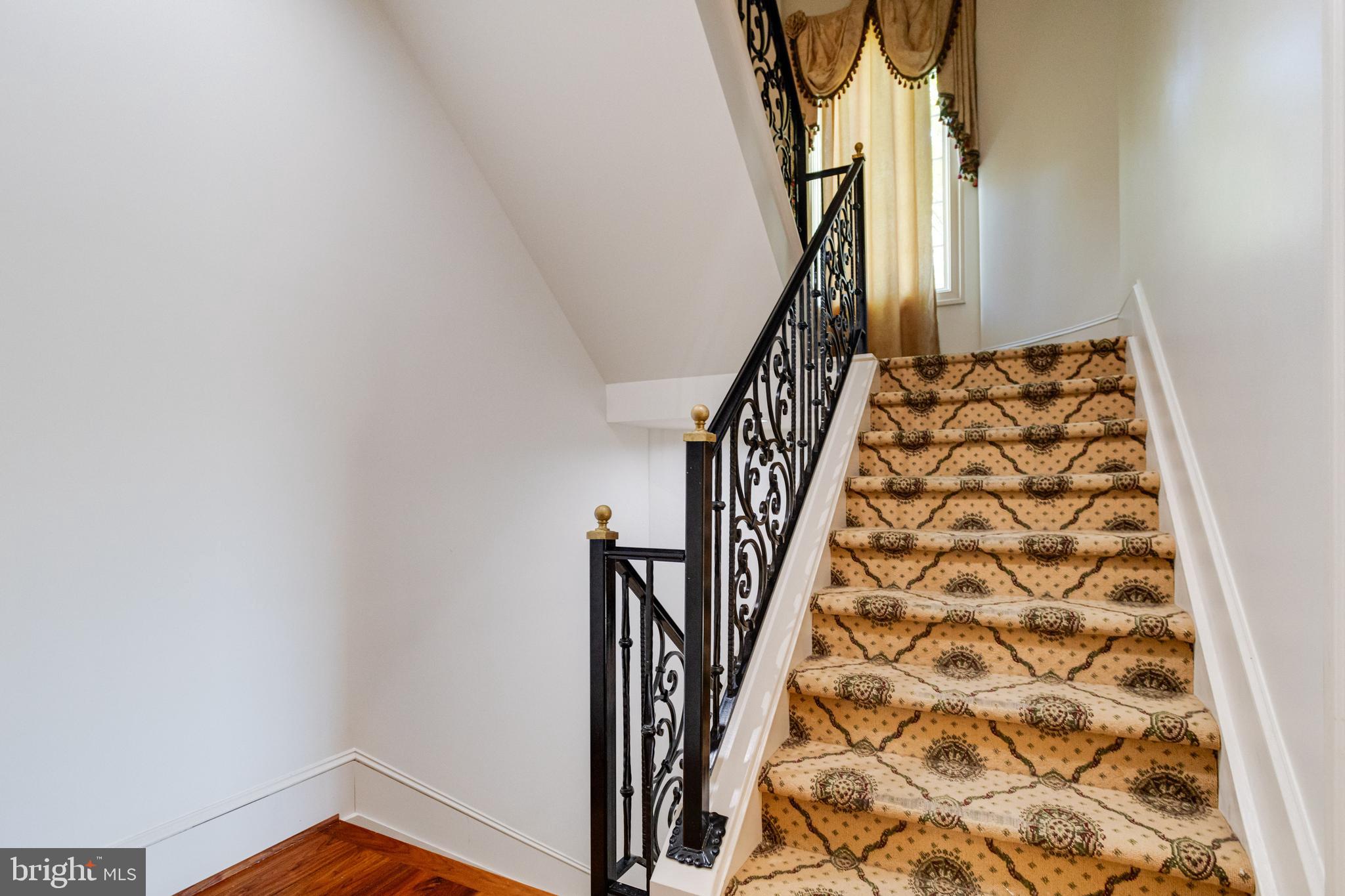 NORTH ROLAND PARK - Residential