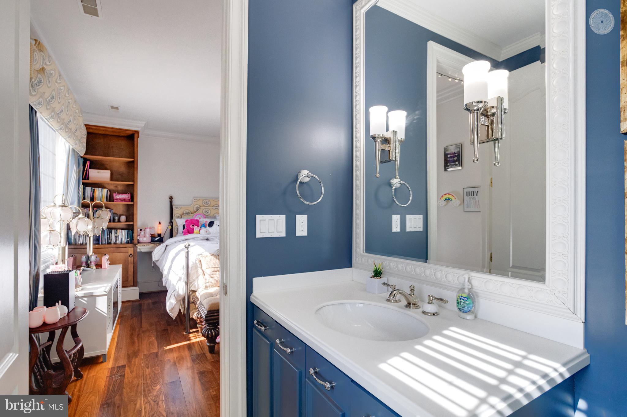 NORTH ROLAND PARK - Residential