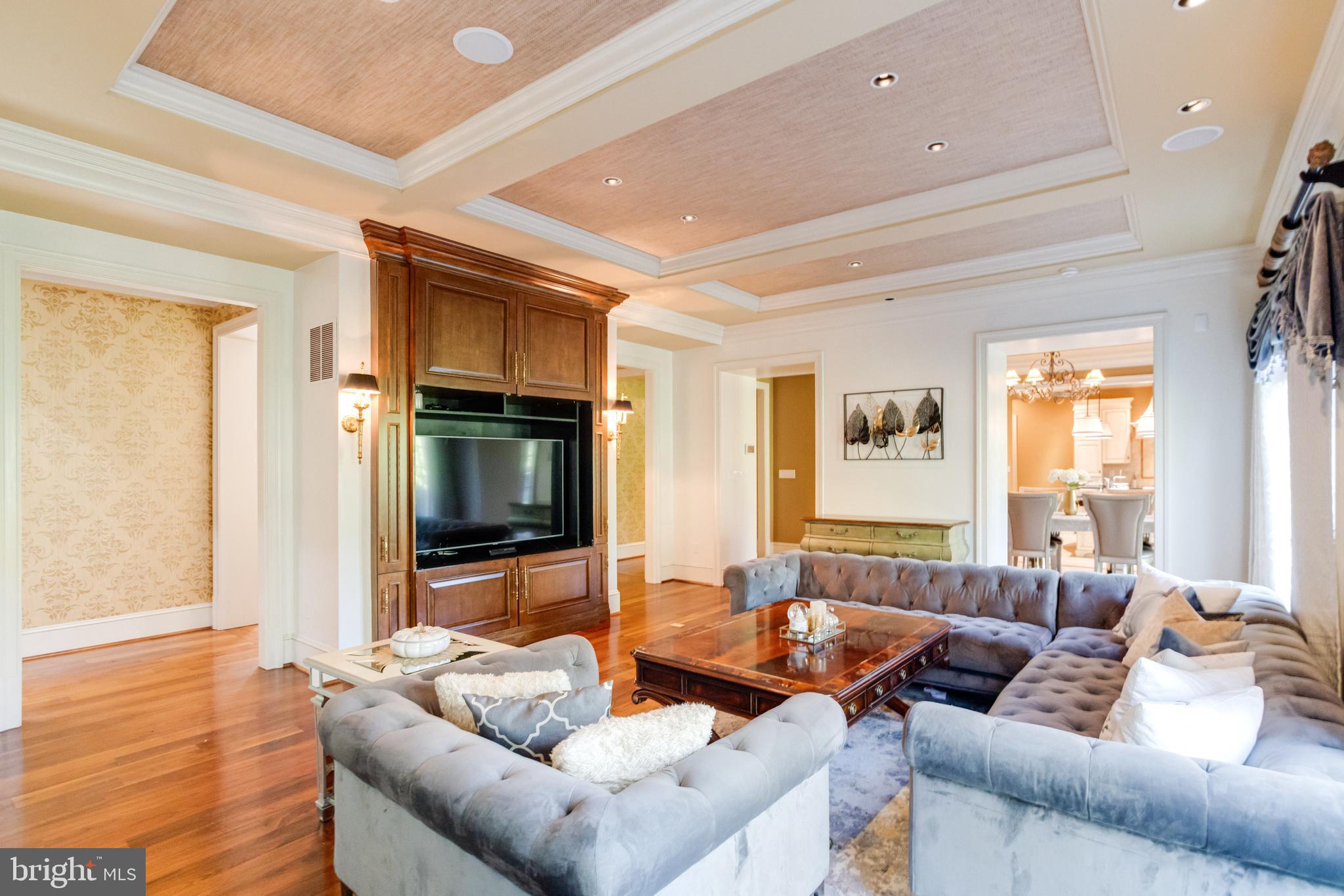 NORTH ROLAND PARK - Residential
