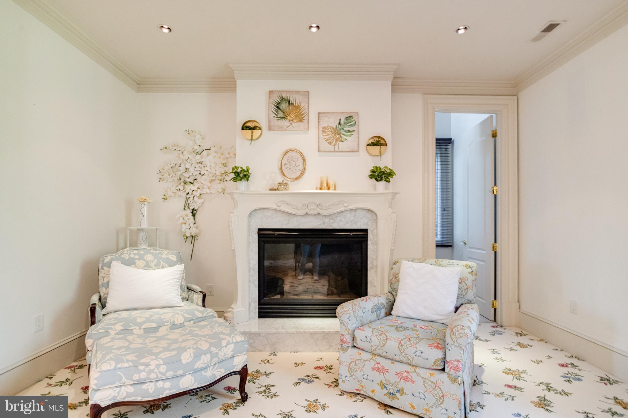 NORTH ROLAND PARK - Residential