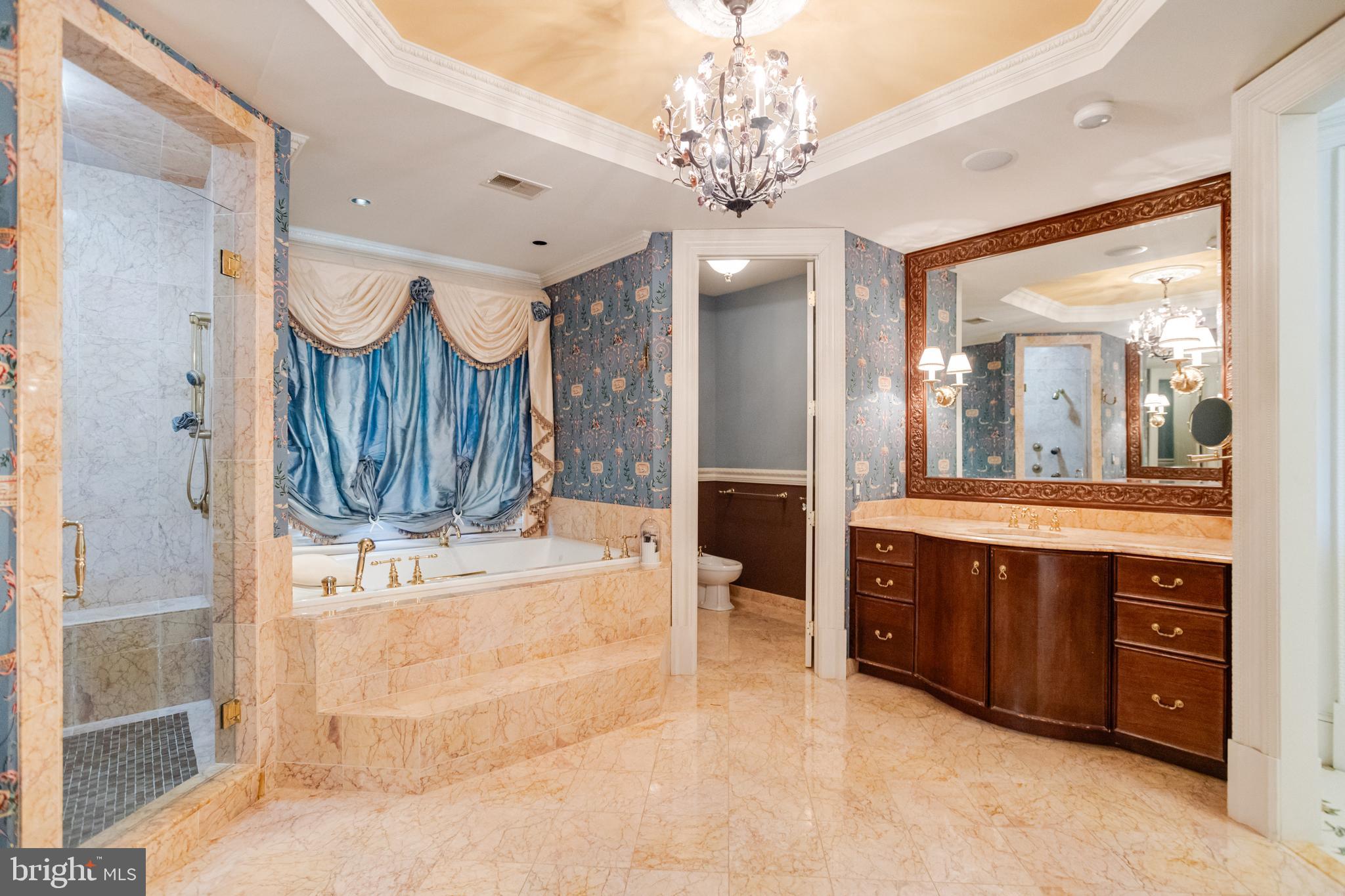 NORTH ROLAND PARK - Residential