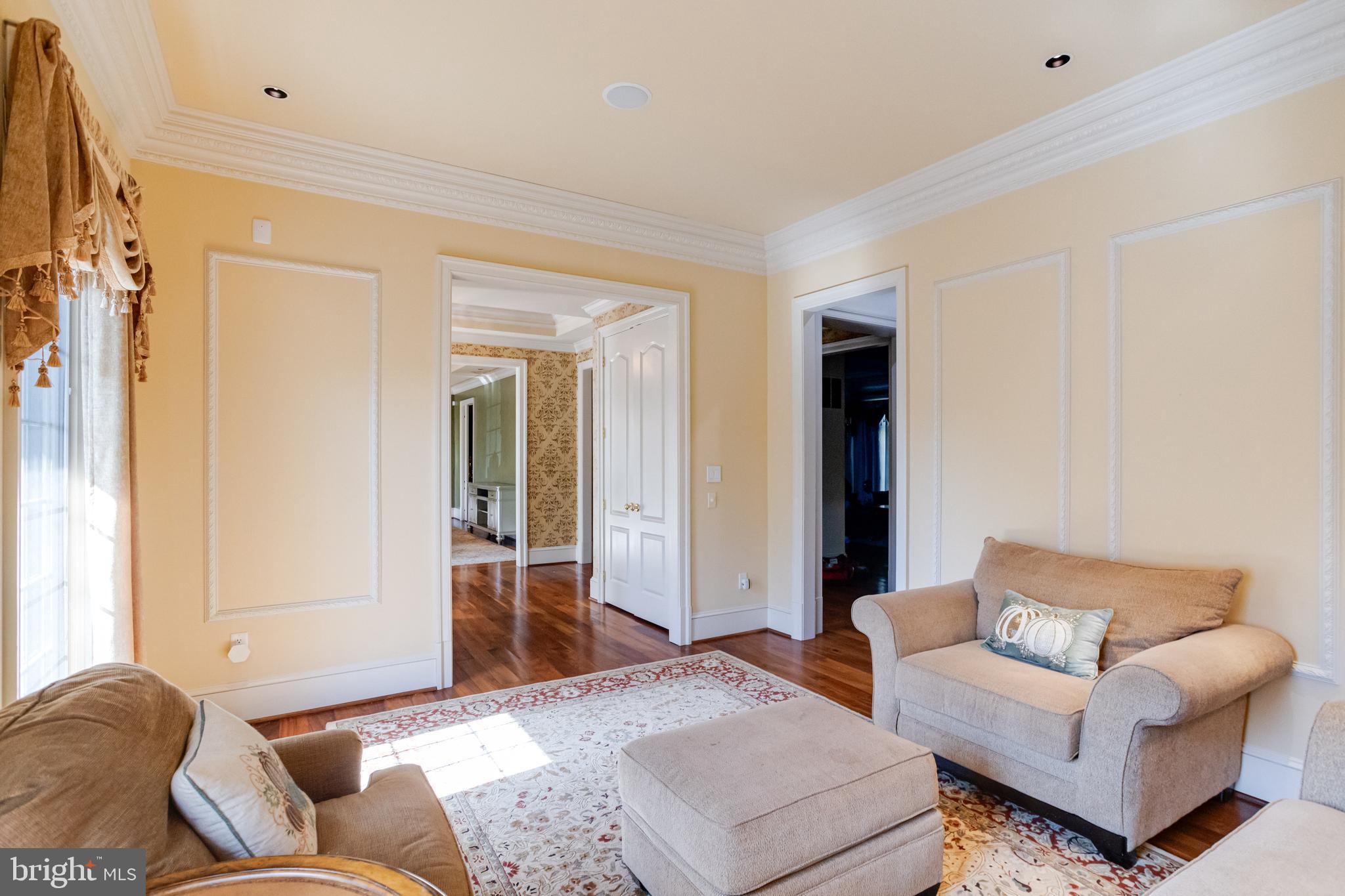 NORTH ROLAND PARK - Residential