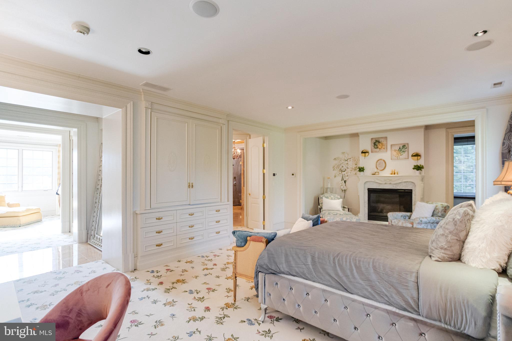 NORTH ROLAND PARK - Residential