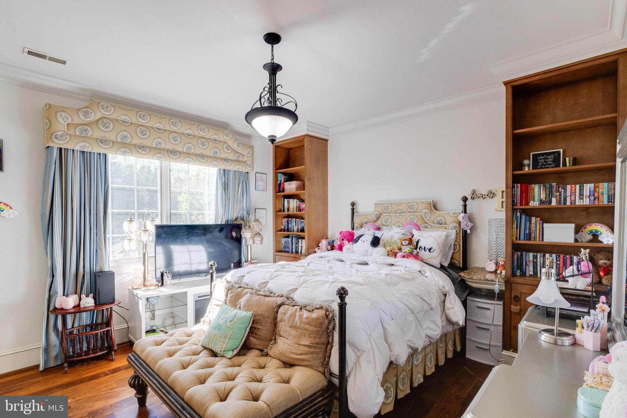 NORTH ROLAND PARK - Residential