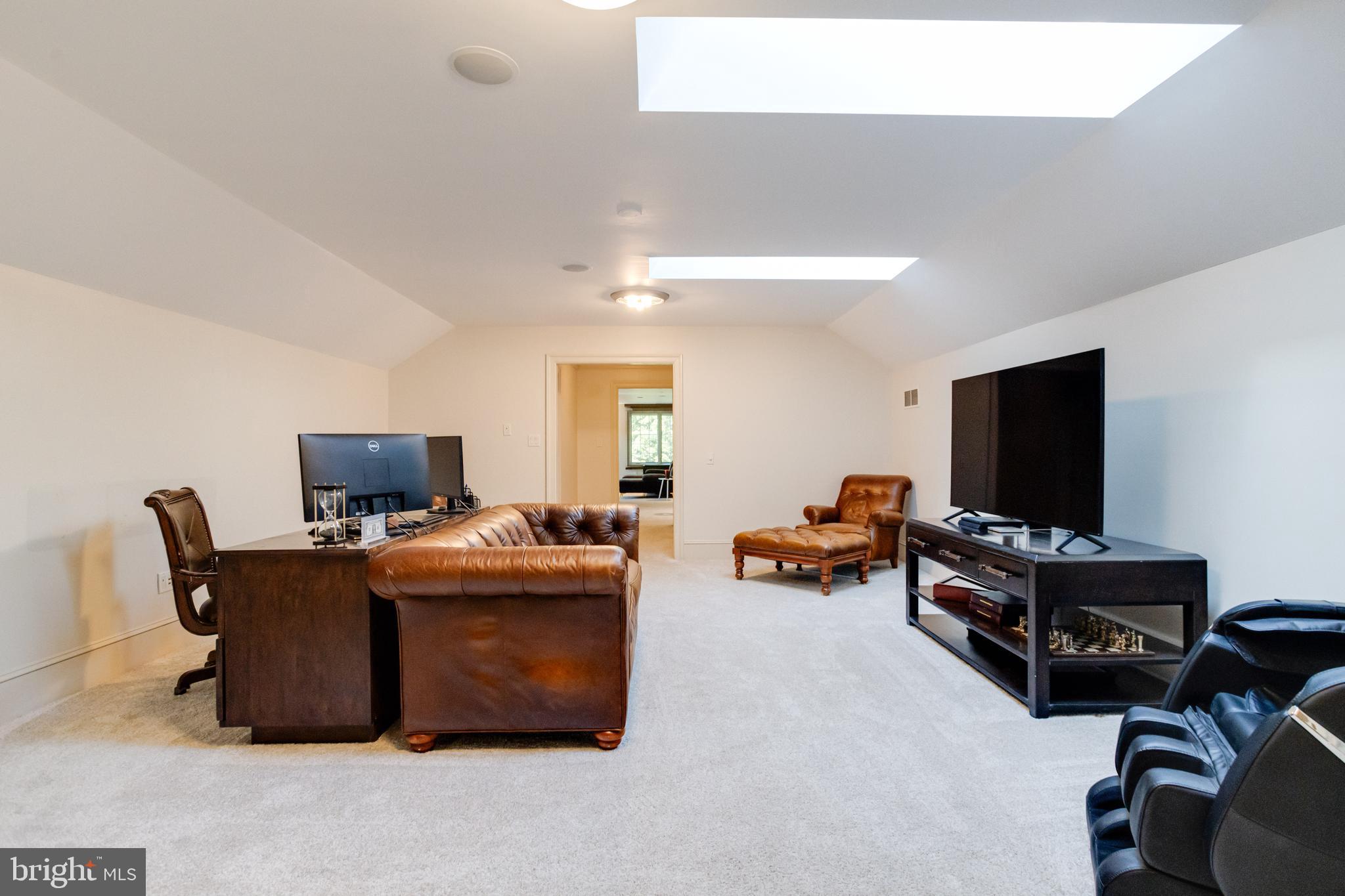NORTH ROLAND PARK - Residential