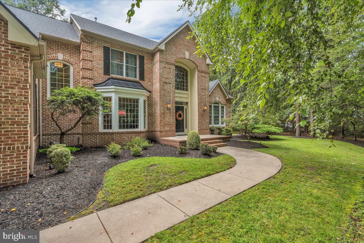 7 BRADFORD COURT