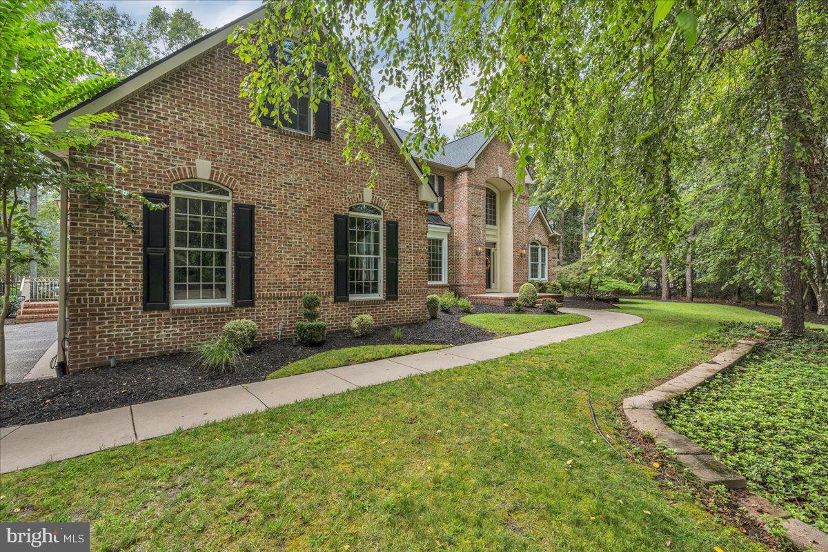 7 BRADFORD COURT