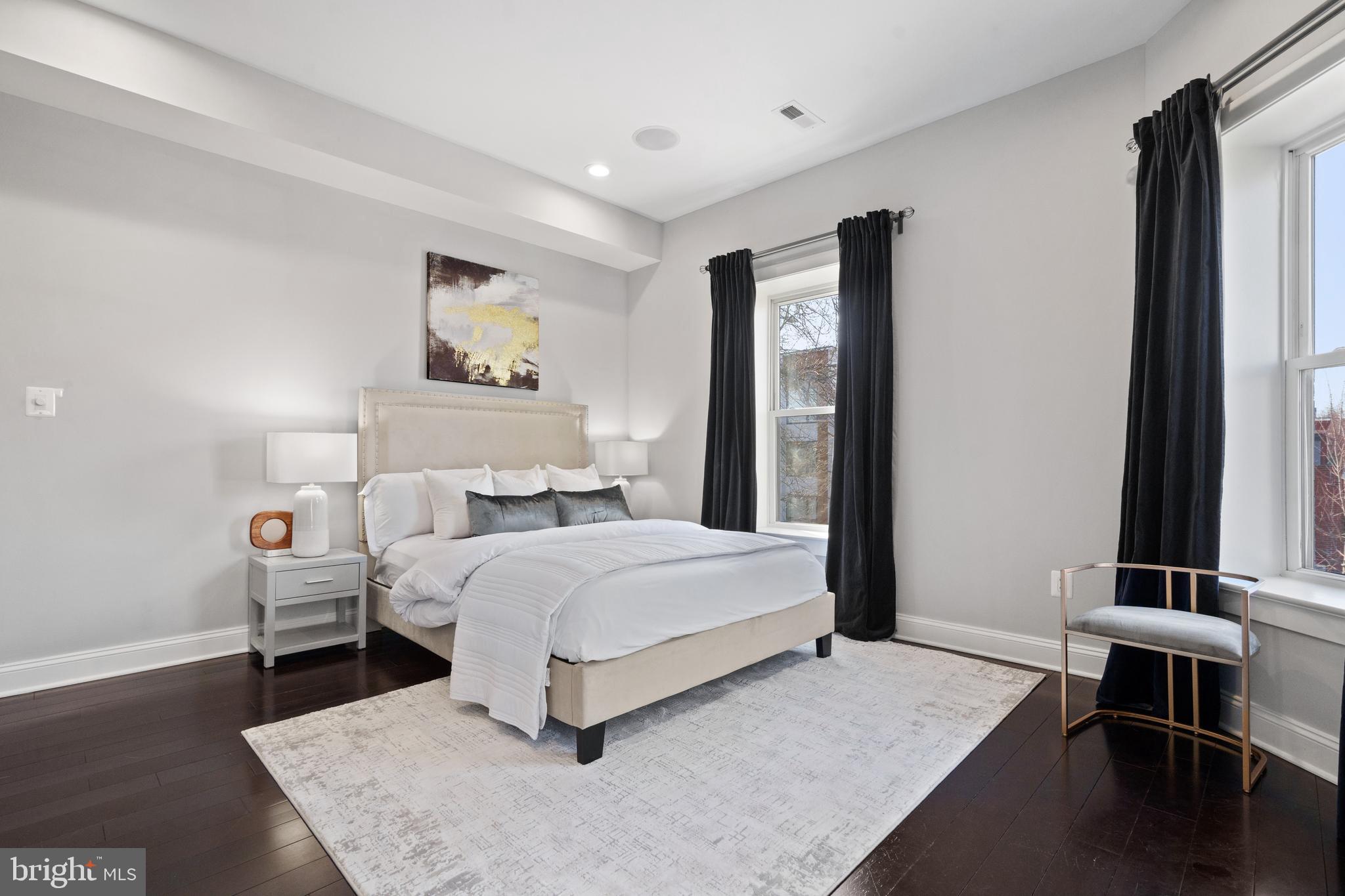 TRUXTON CIRCLE - Residential