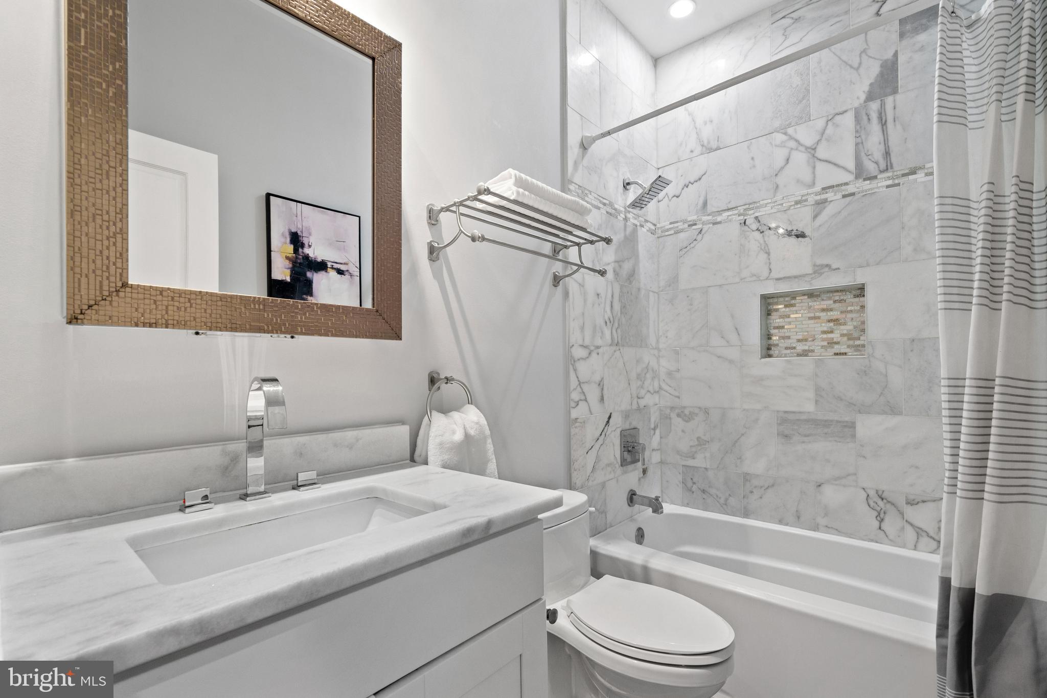 TRUXTON CIRCLE - Residential