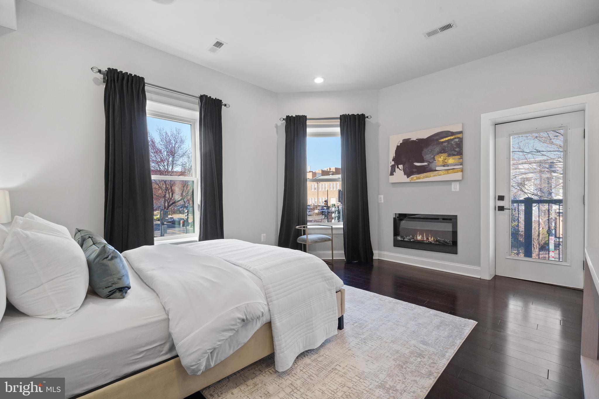 TRUXTON CIRCLE - Residential