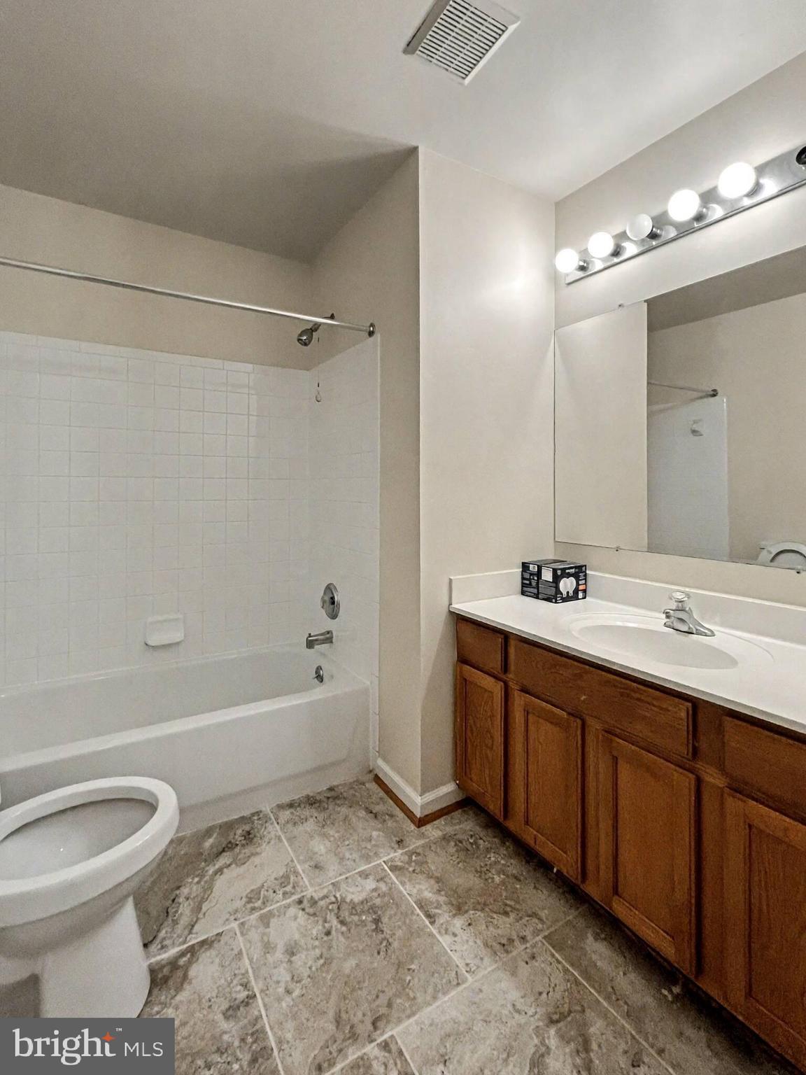 LANDOVER HILLS - Residential Lease