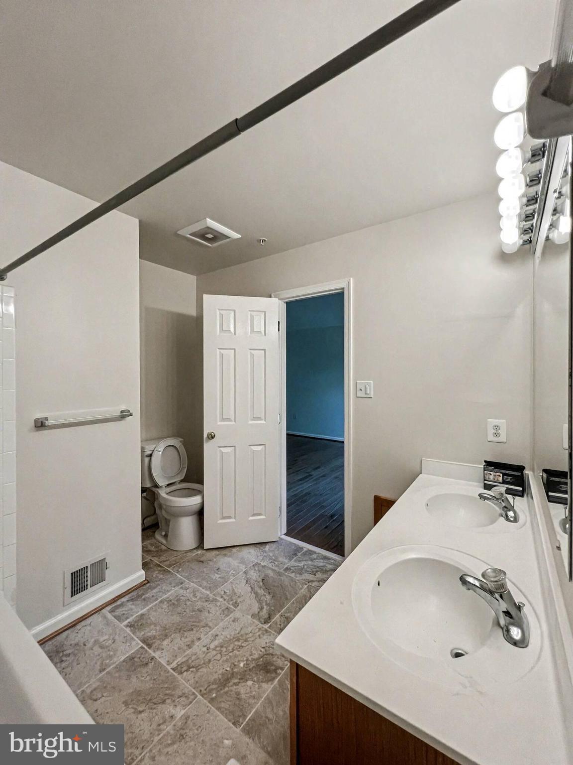 LANDOVER HILLS - Residential Lease