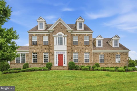 Homes For Sale - 42093 Lochiel Lane<br/> LEESBURG, VA 20176