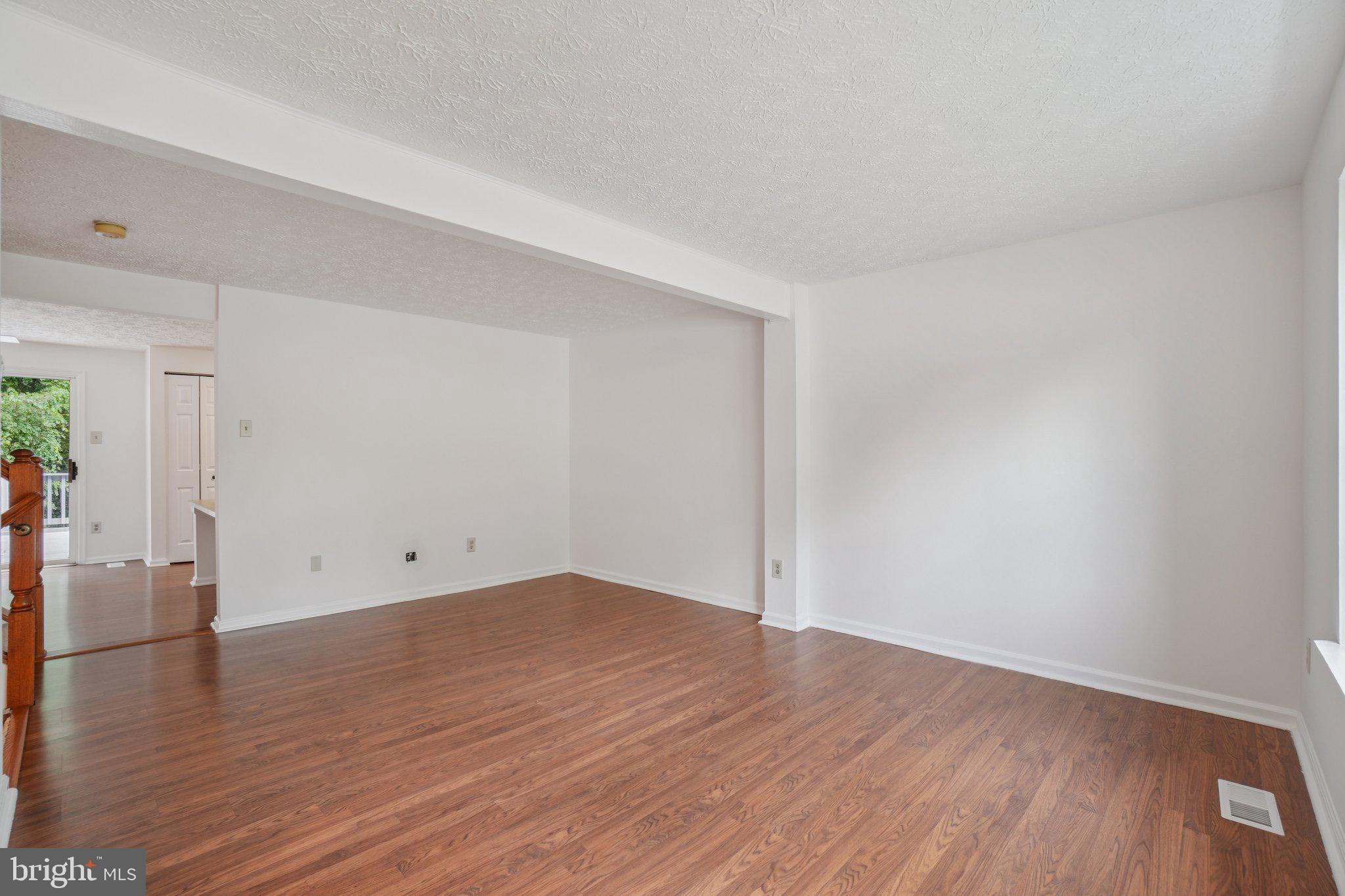 9157 SHEFFIELD HUNT COURT