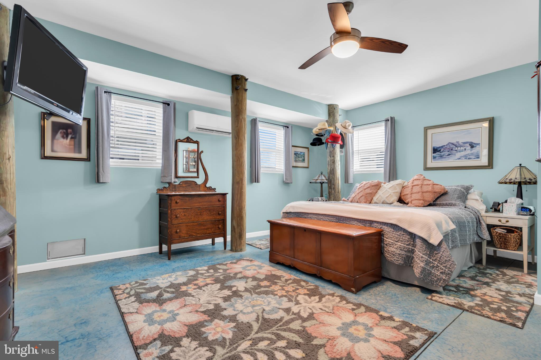 MYSTIC ISLAND - Residential