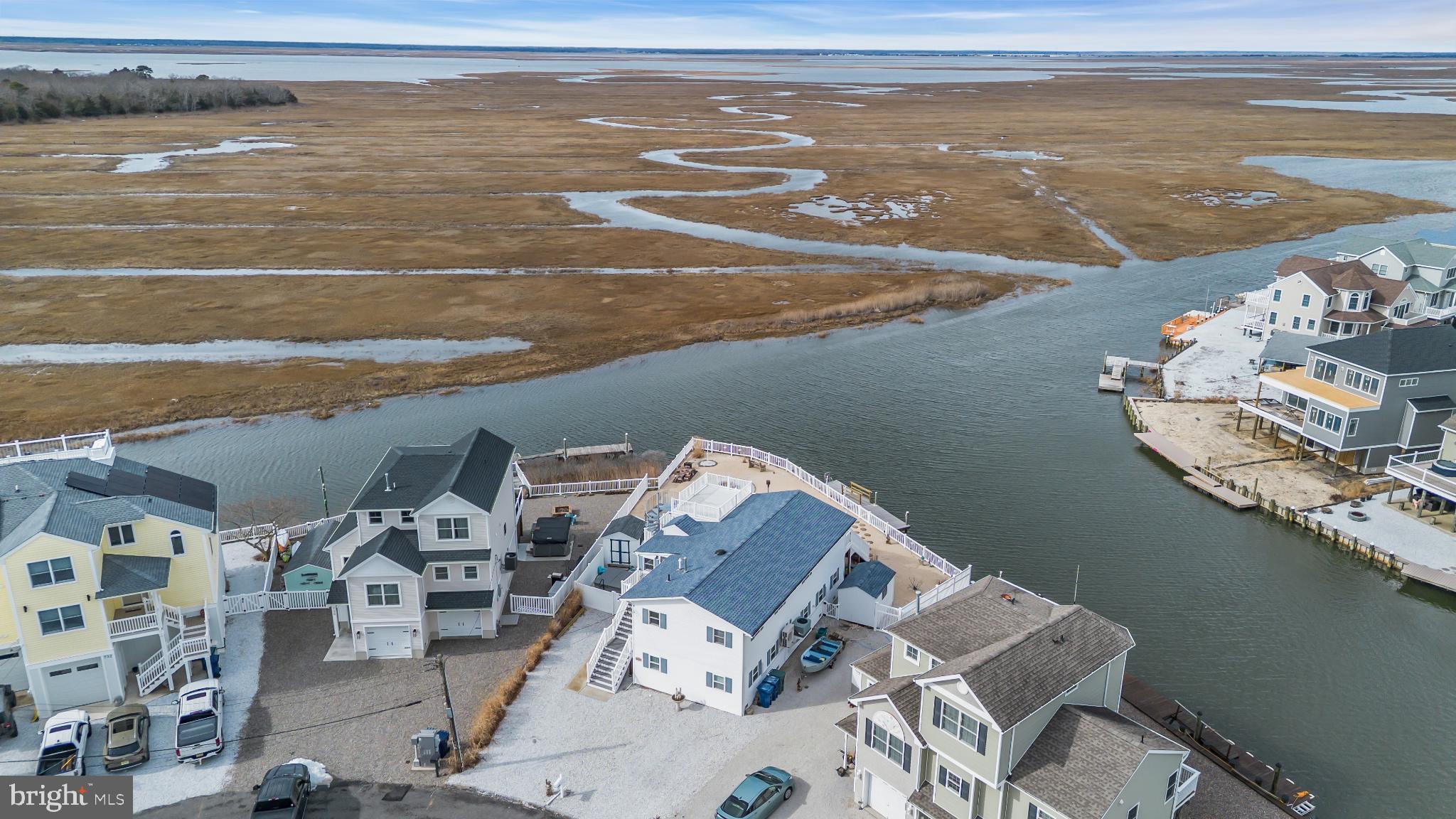 MYSTIC ISLAND - Residential