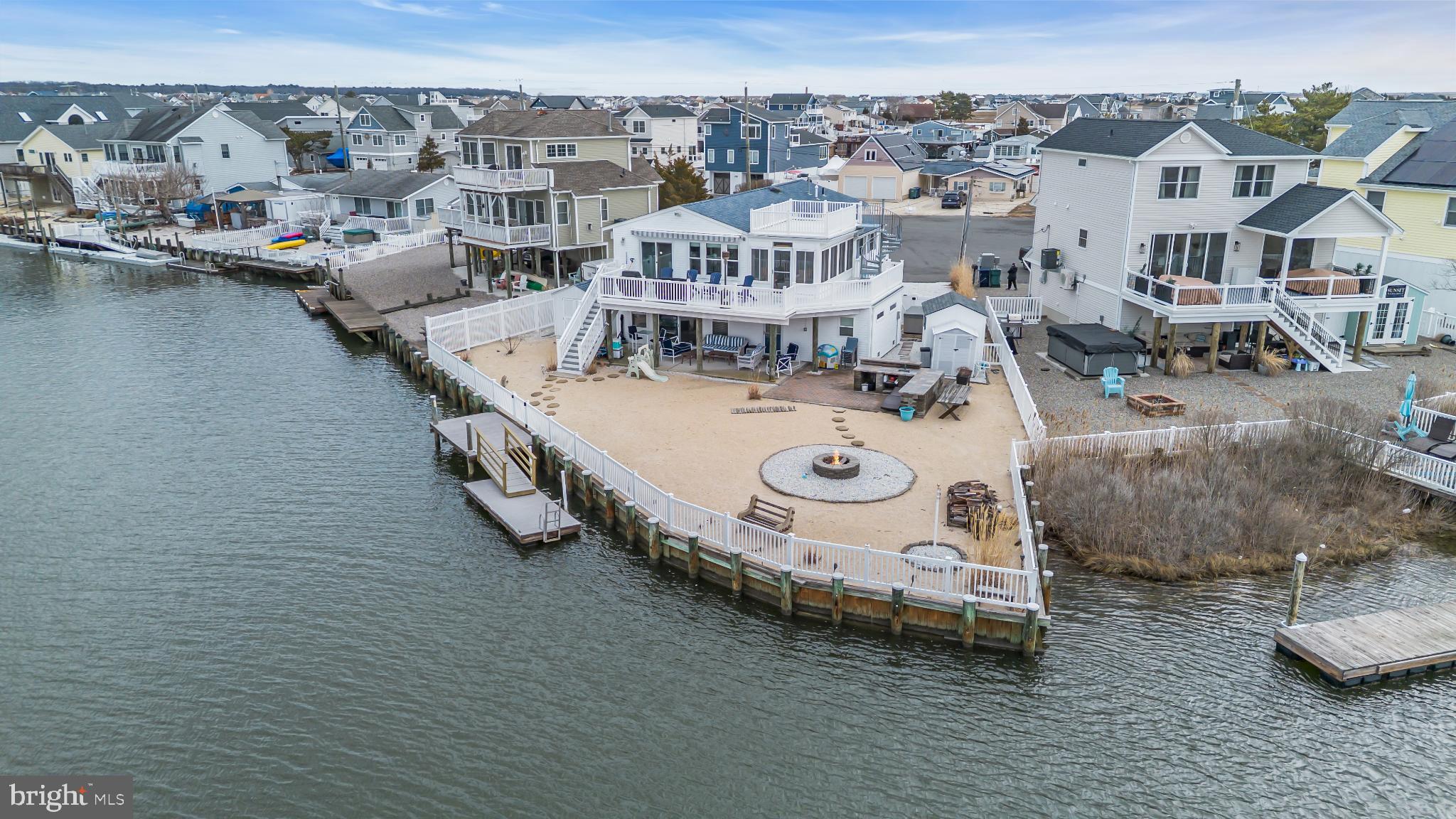 MYSTIC ISLAND - Residential