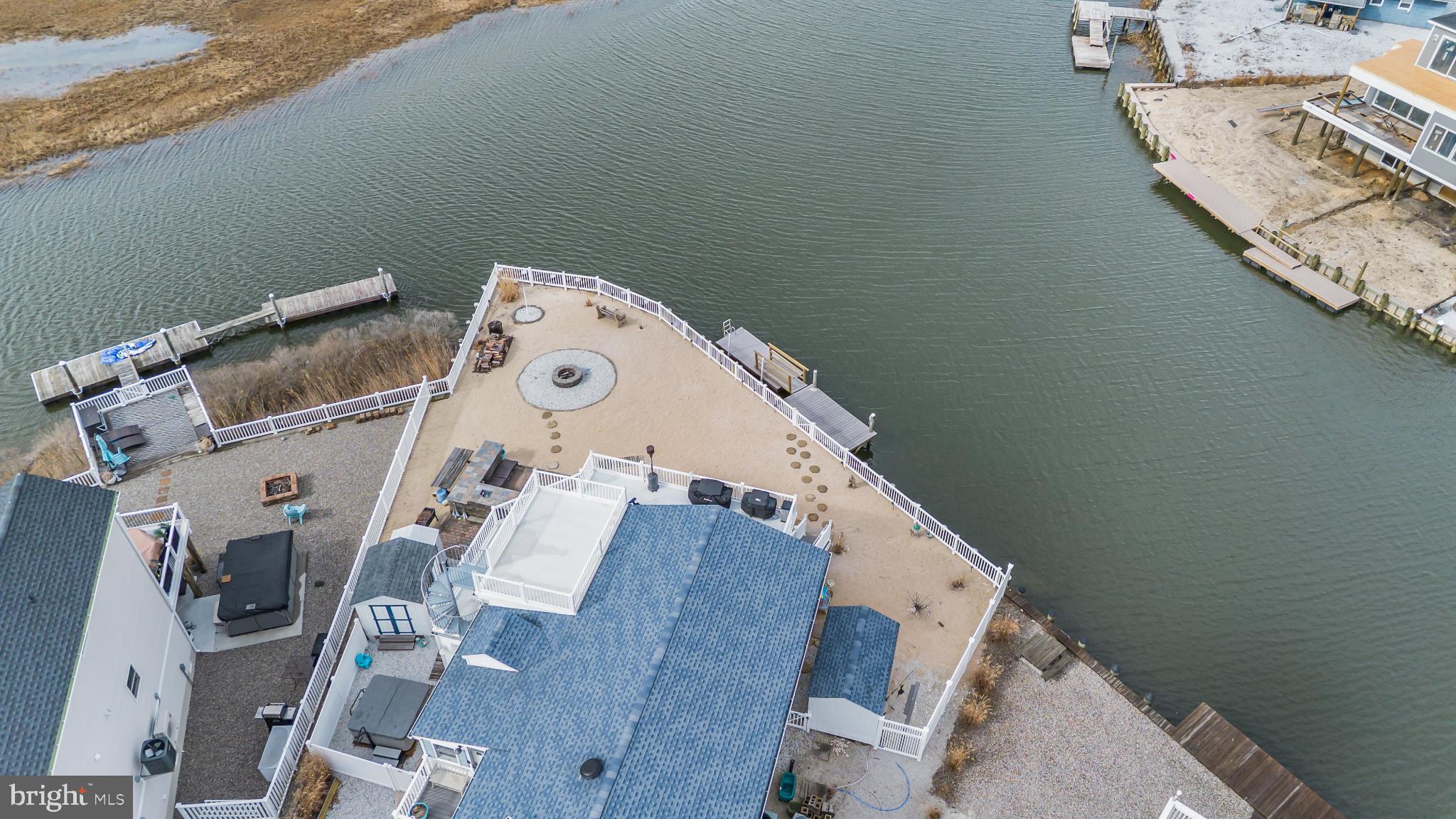 MYSTIC ISLAND - Residential