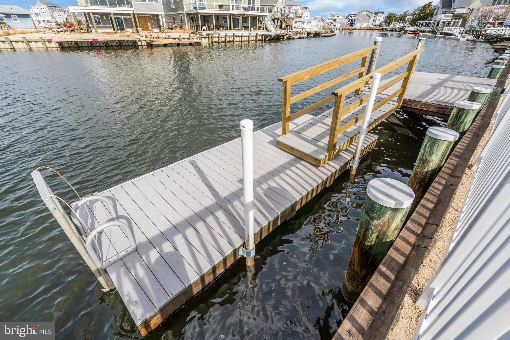 MYSTIC ISLAND - Residential