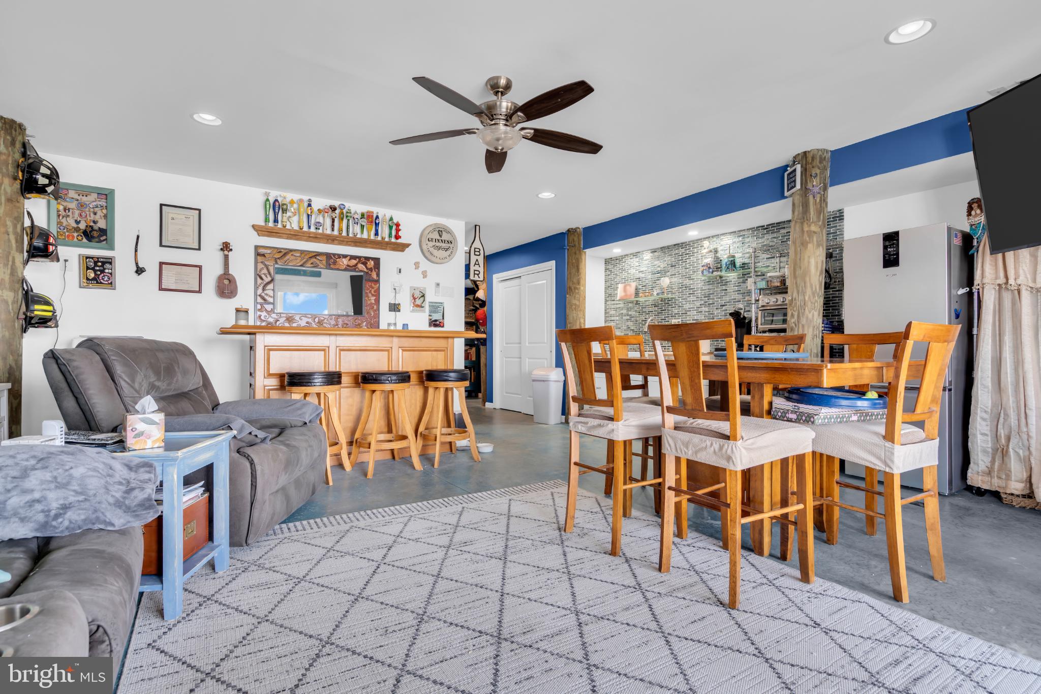 MYSTIC ISLAND - Residential