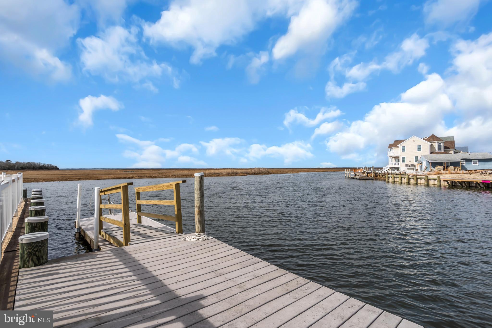 MYSTIC ISLAND - Residential