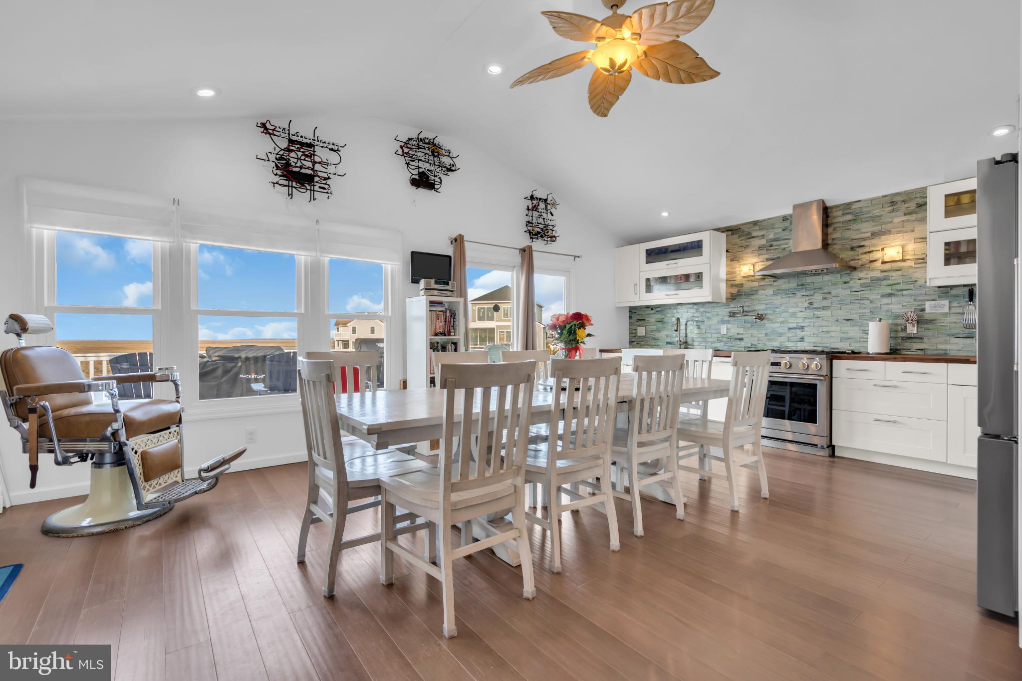 MYSTIC ISLAND - Residential